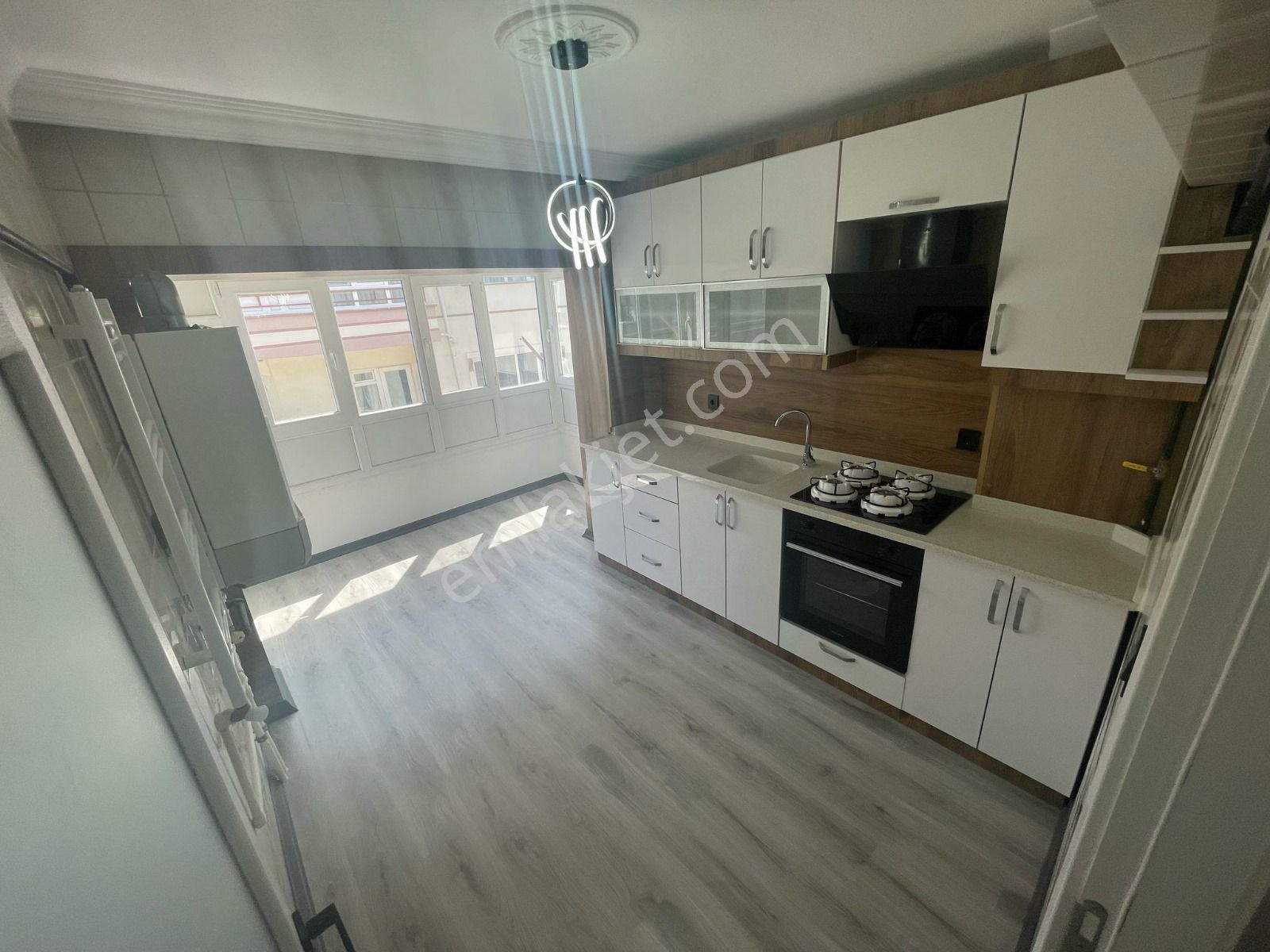 Lüks Yapılı*3+1*iskanlı*krediye Uygun*bağımsız Salon*balkon