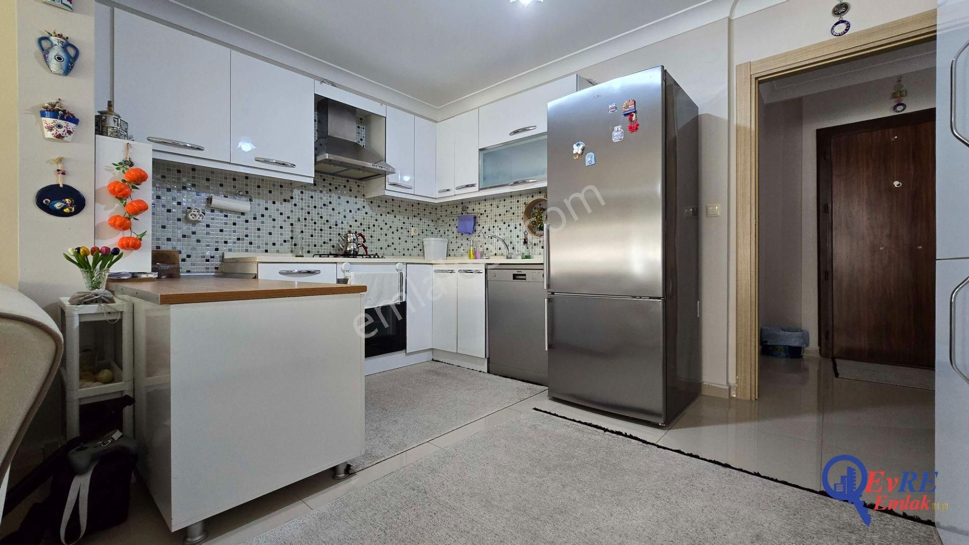 Evre Emlaktan Sarımsaklıda Site İçi 2+1 Ebeveyn Banyolu Daire