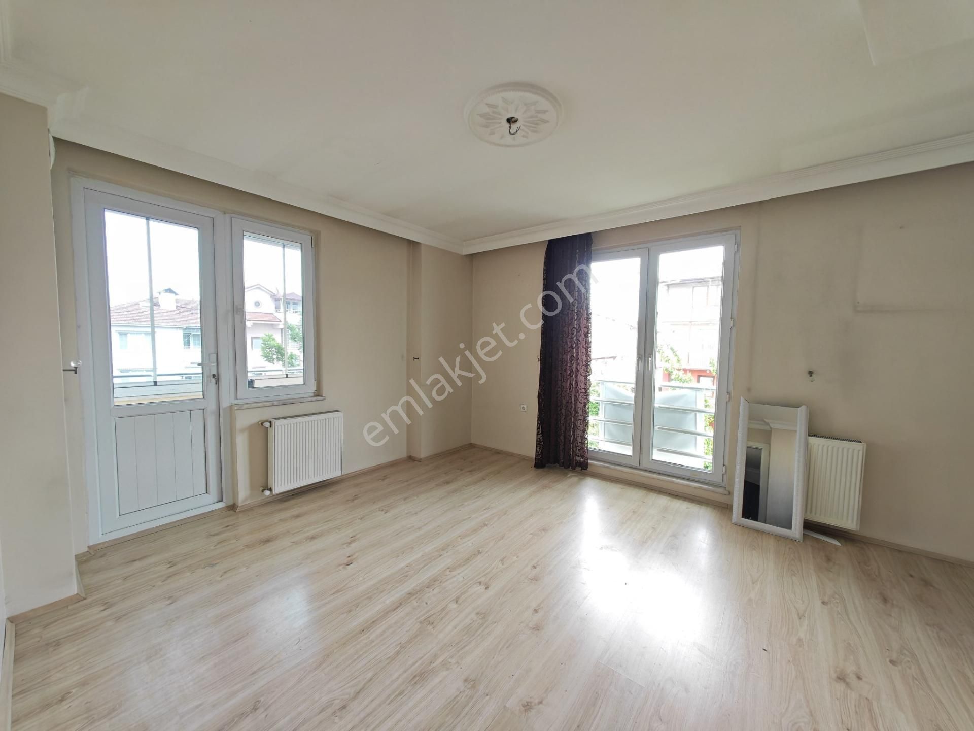 Kartepe Emekevler'de 3+1 Satılık Ferah Çatı Dubleks Daire