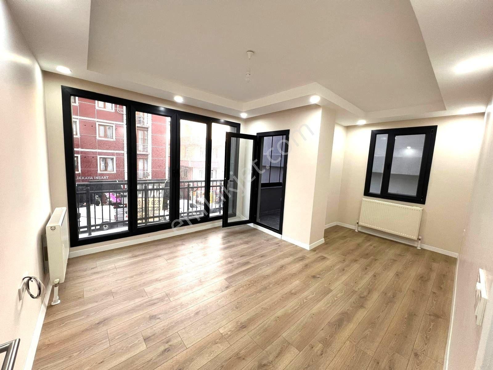 Nest'ten Sutanmurat Mh Cadde Üzeri 2+1 90m2 Otopaklı 1.kat Daire