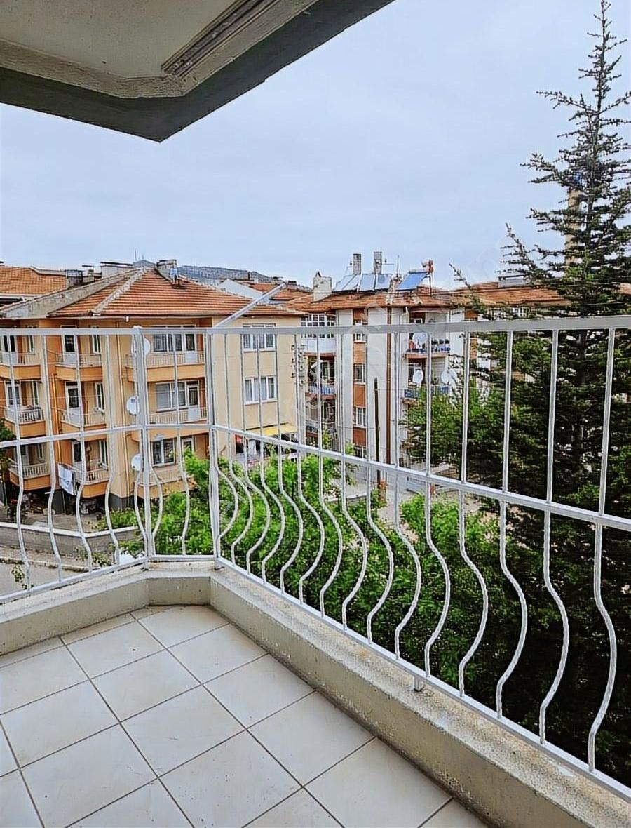 Kanlica Mh Adlıyeye 10 Dk Yürüme Mesafesinde 3+1 Daıre Kiralikti