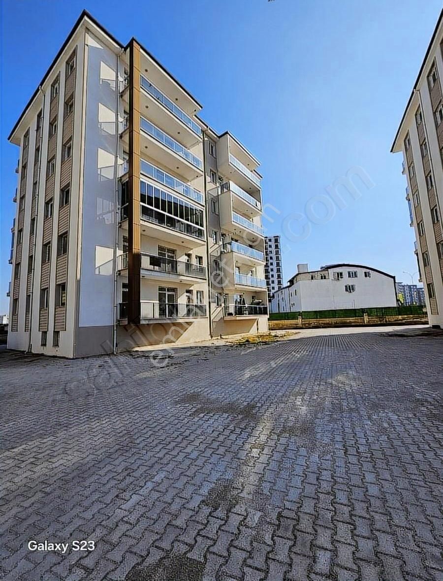 Erkmen Nevapark Sıtesı 4+1 170 M2 Arakat Daıre