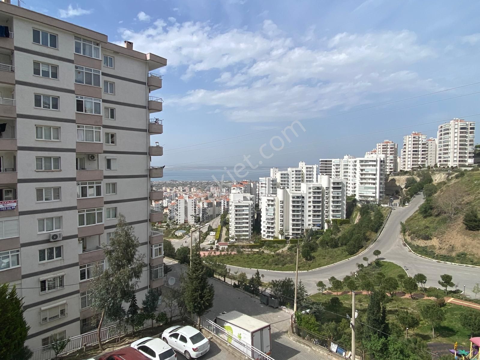 Locate'den Deniz Manzaralı Tadılatlı 2+1 Daire