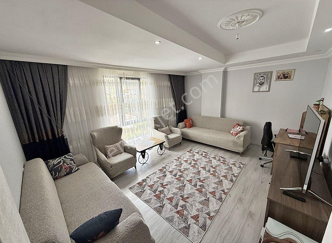 Metin Yapı'dan Ara Kat Cedde Üzeri 90 M2 Merkezi Konum Satılık 2+1 Daire!!!