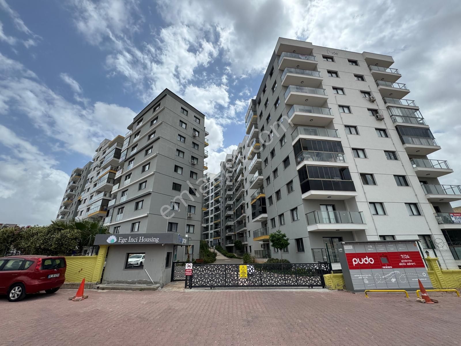 Ege İncı Housıng Sıtesı'nde Havuzlu,ferah Kıralık Daıre