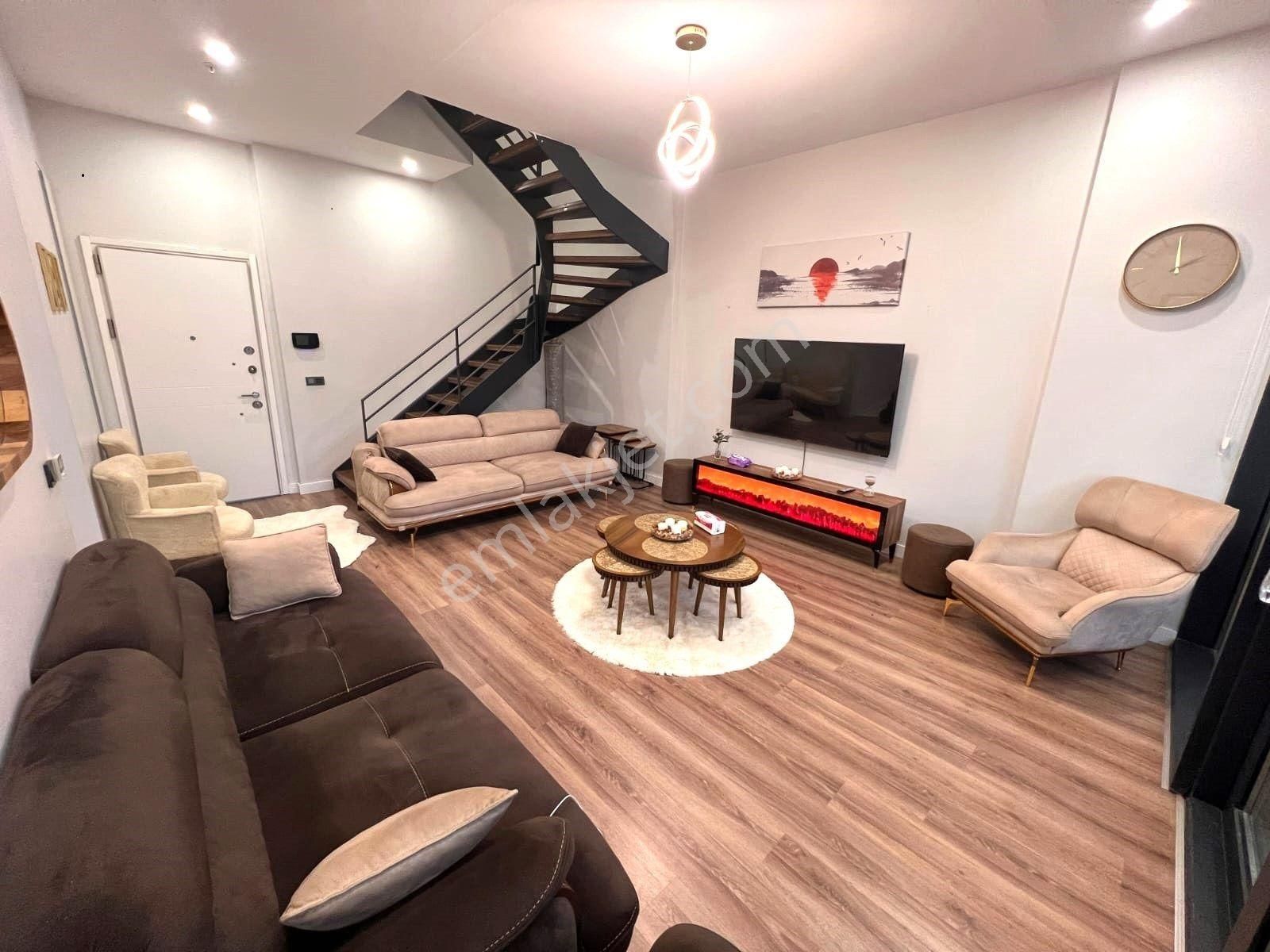 Nest'ten Karat 34 Sitesin'de 4+1 220m2 Geniş Lüx Yapım Dubleks..