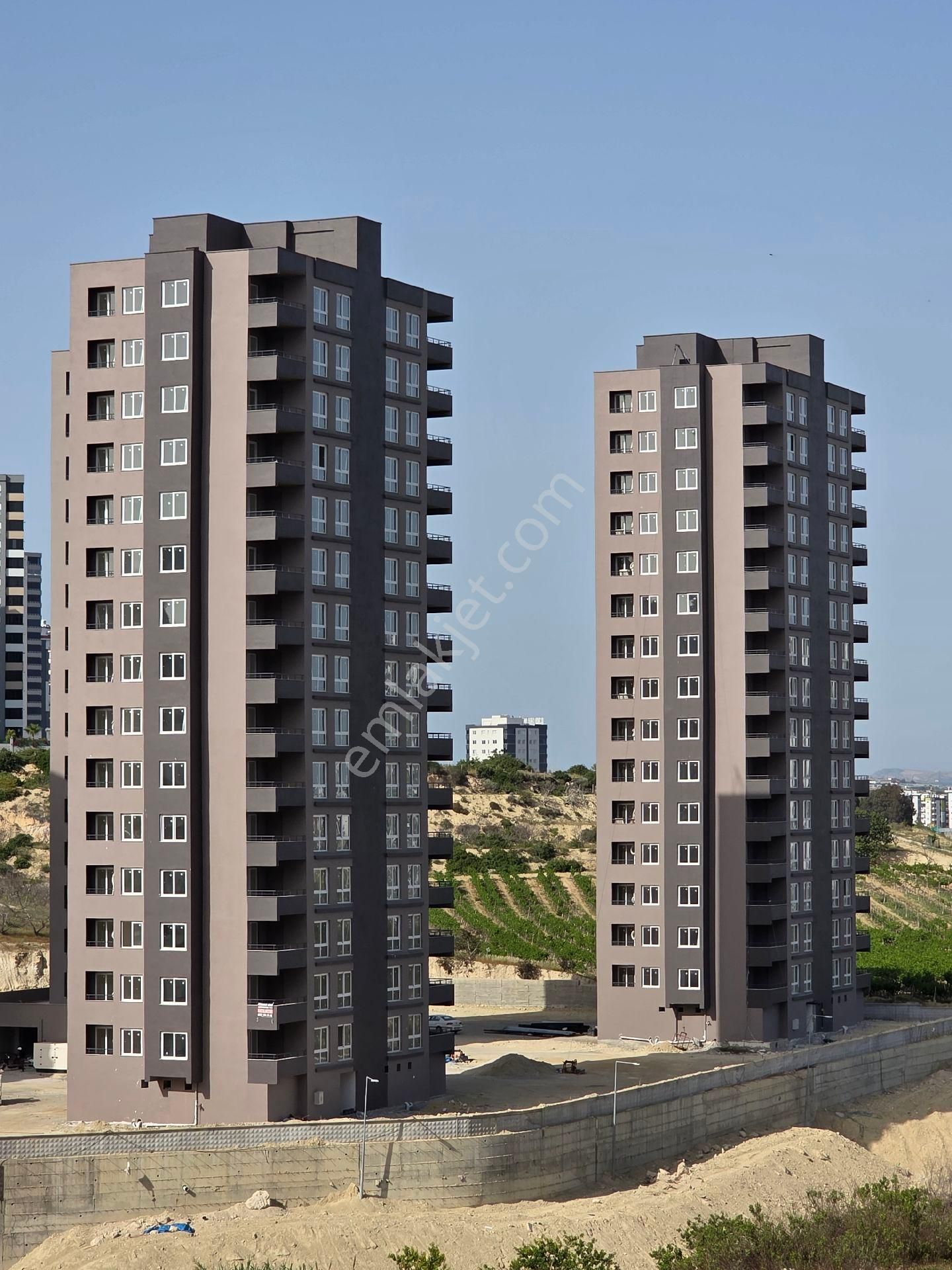 Tarsus Atatürk Mahallesinde Seyirtepe Civarında 4+1 Satılık Daire