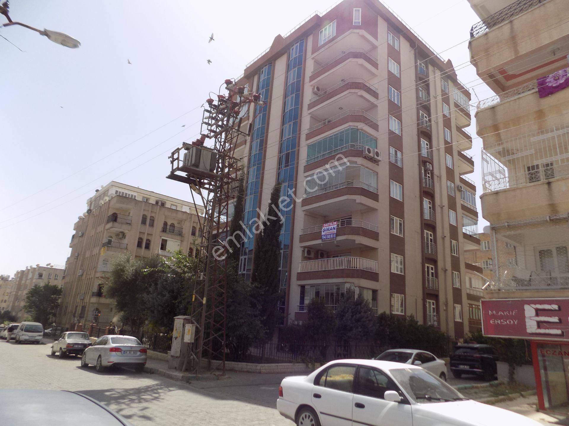 Yenişehirde 4+1 Doğalgazlı, Asansörlü Bakımlı 3 Kat 230 M2 Daire