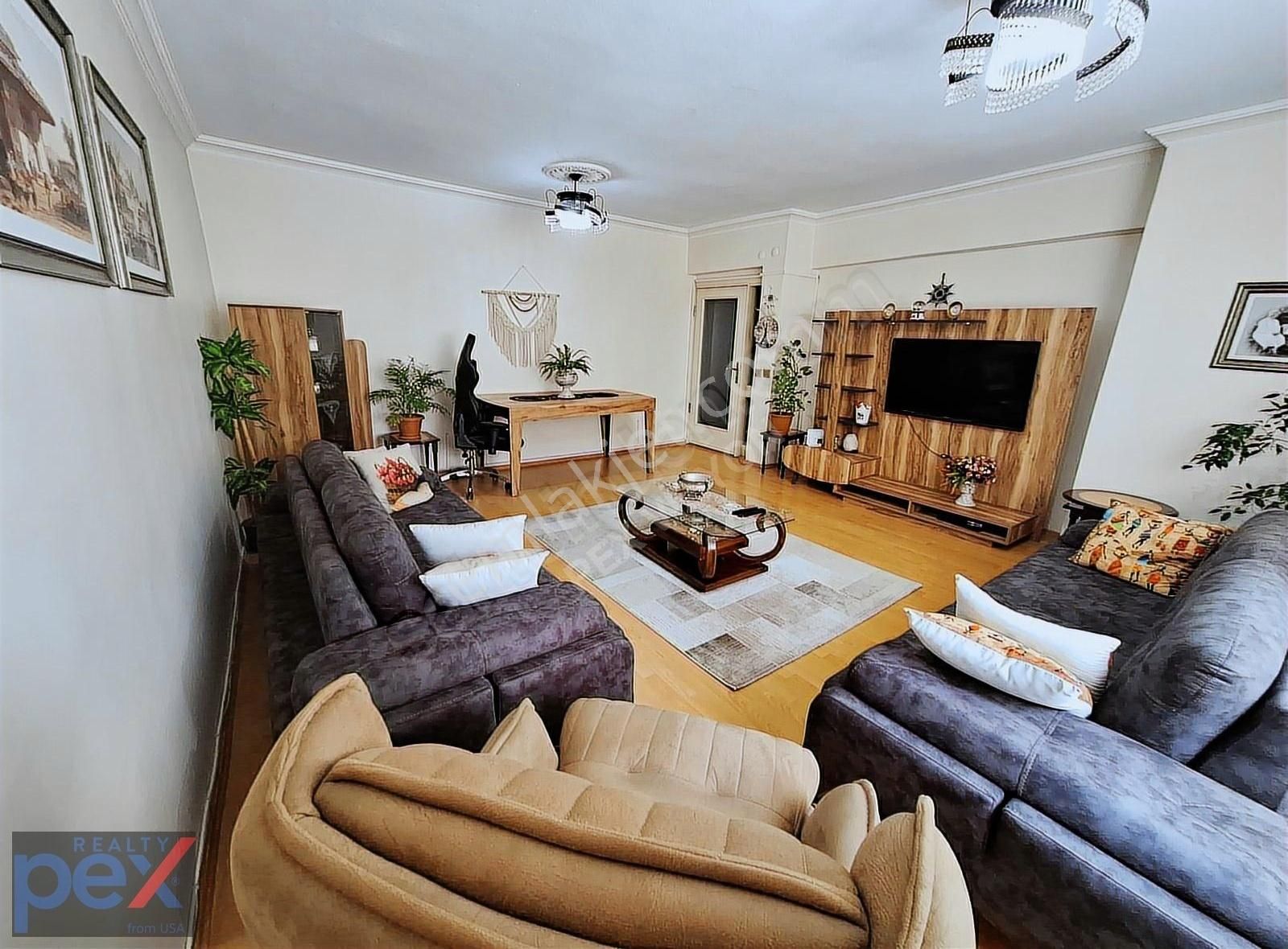Serhat Mahallesi'nde Eşyalı (sıfır Ayarında) Kiralık 3+1 Daire