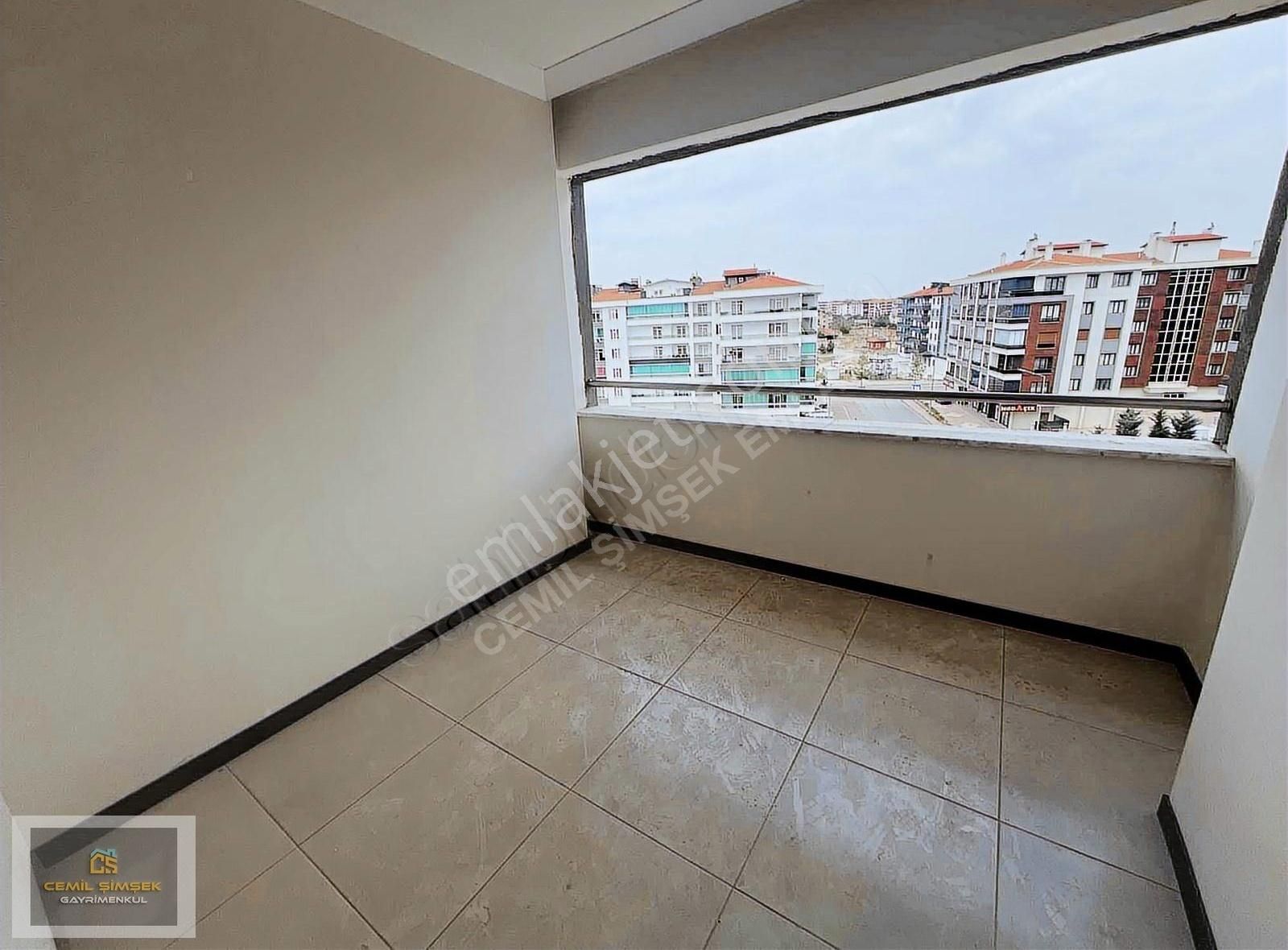 Cemil Şimşek'den Küçük Kumköprü Cad Sıfır 3+1 Fırsat Dairesi - Görsel 2