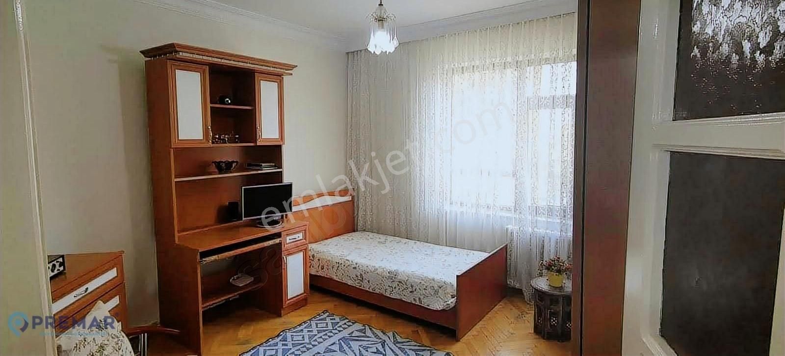 Maraş Caddesine Sıfır 1085 M2 Ticari Arsa Üzerinde Satılık 3+1