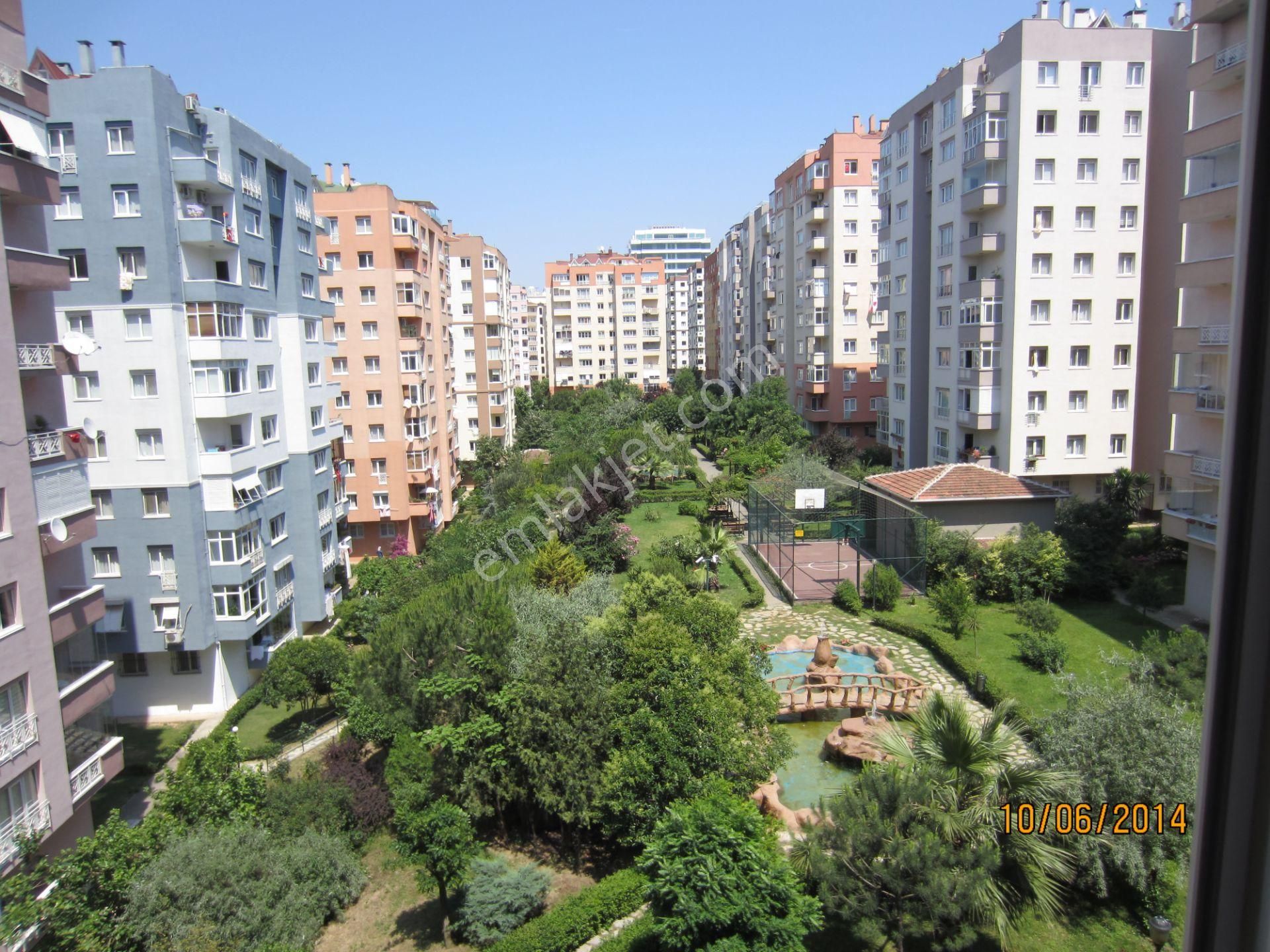 Altayçeşme Kayalarkent Sitesinde Metroya Ve E5'e 2dakika 3+1 Boş