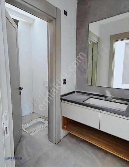Premar'dan Göl Manzaralı 4+2 Ultralüks Villa