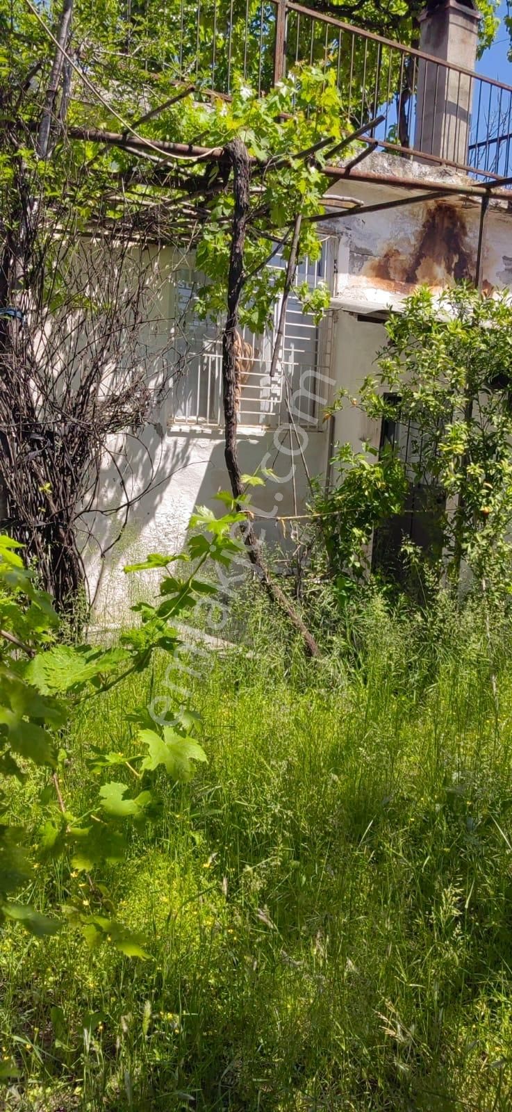 Muğla Köyceğiz Gülpınarda Köyceğiz Gölüne Yakın Bahçeli Kargir Köy Evi Satılık
