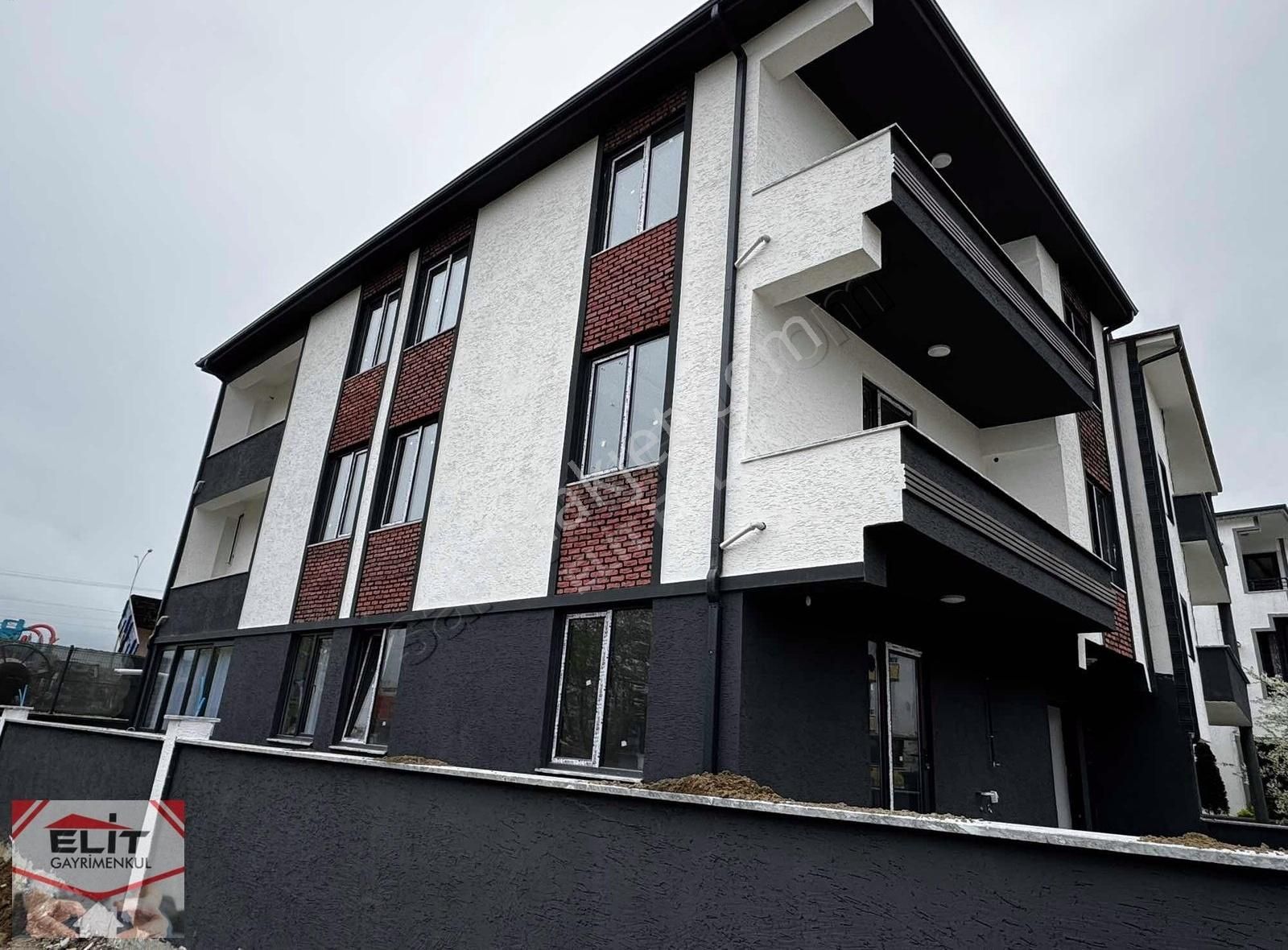 Bu Fırsat Kaçmaz Karasu Sahilde Satılık Sıfır 2+1 Fırsat Daire