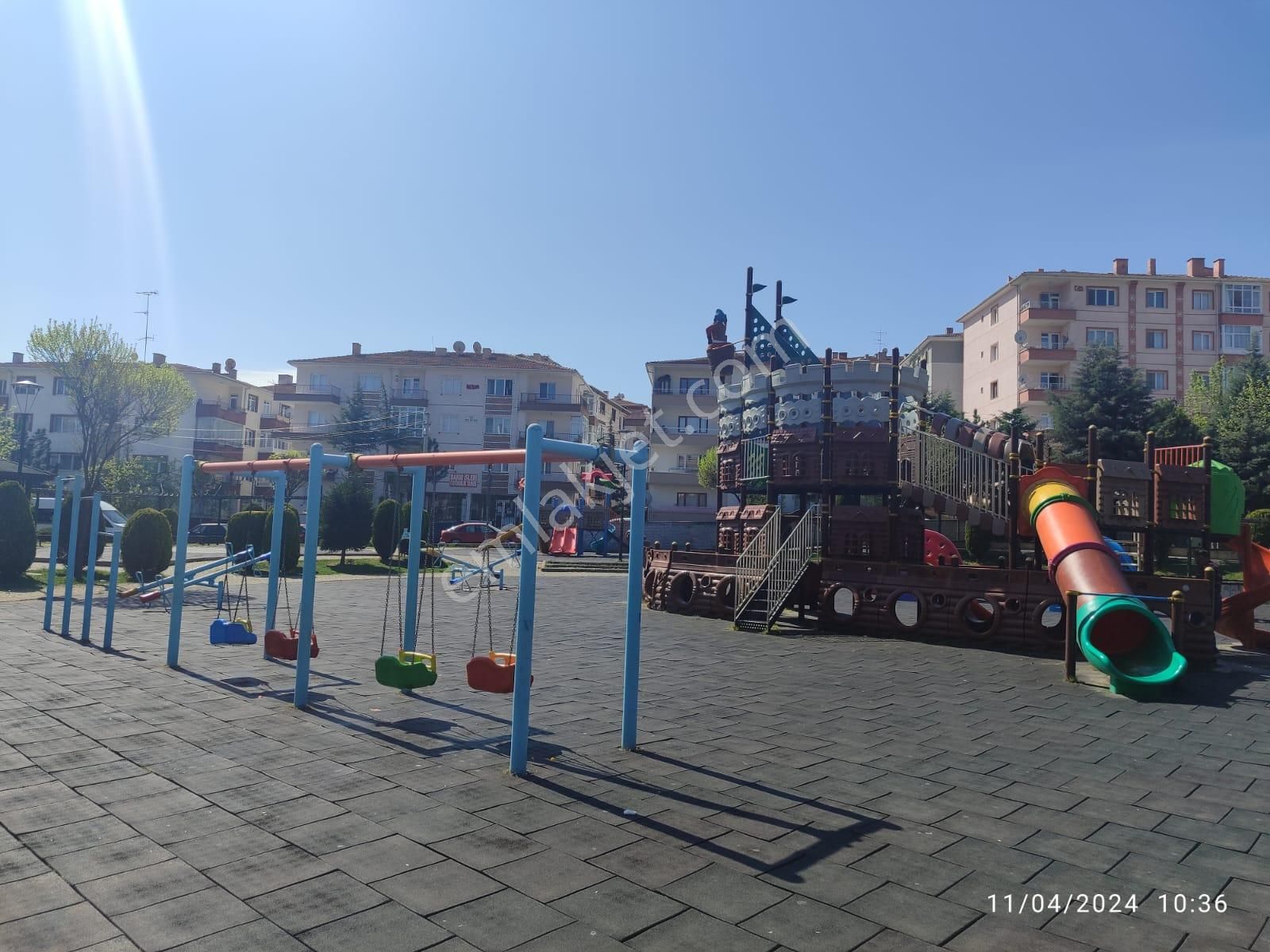 Park Manzaralı Açil Satılık Bakımlı Daire Sincan Çarşıya Trene Yakın