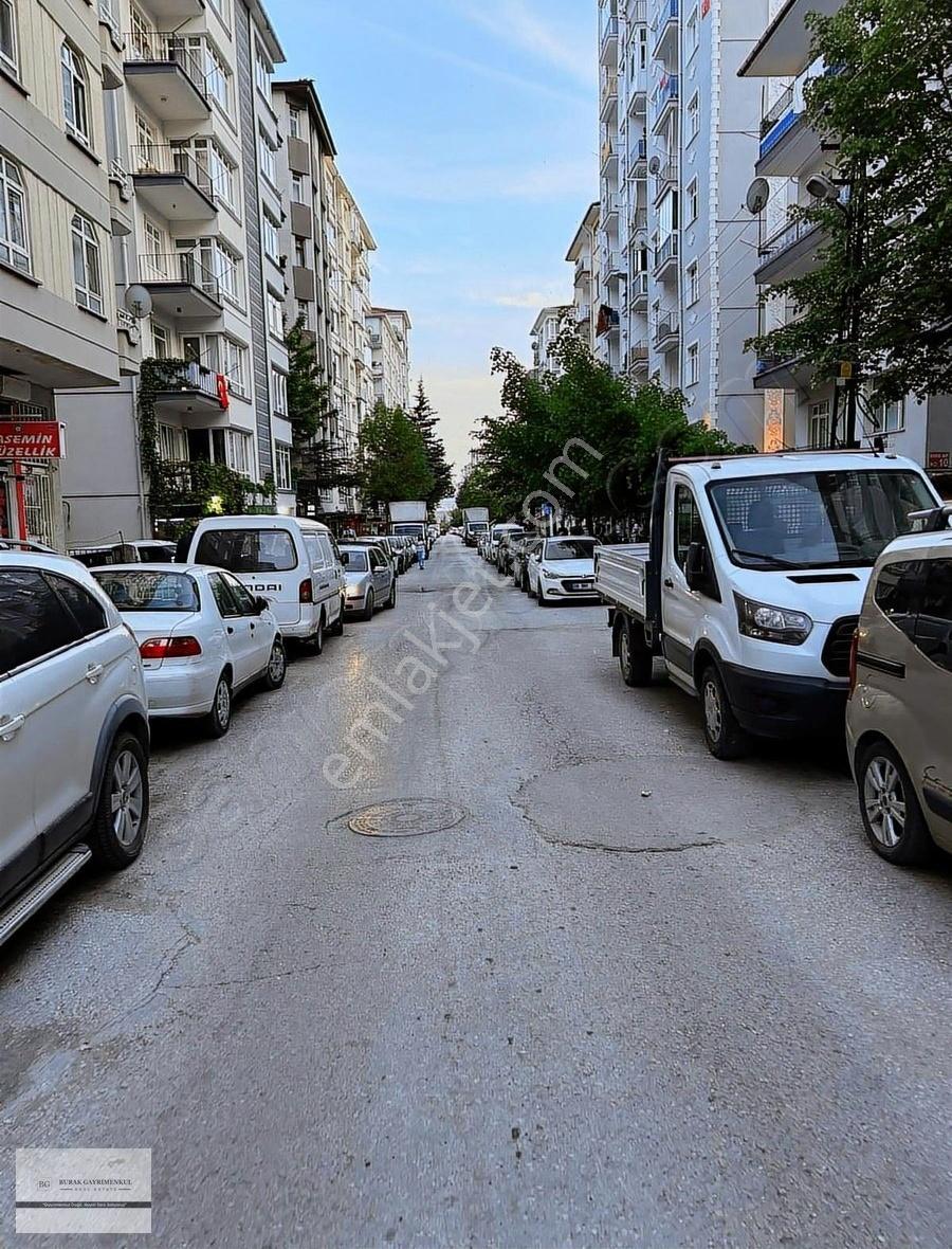 Demetevler Metro Yakını Ara Kat Full Yapılı Merkezi Konumda - Görsel 10