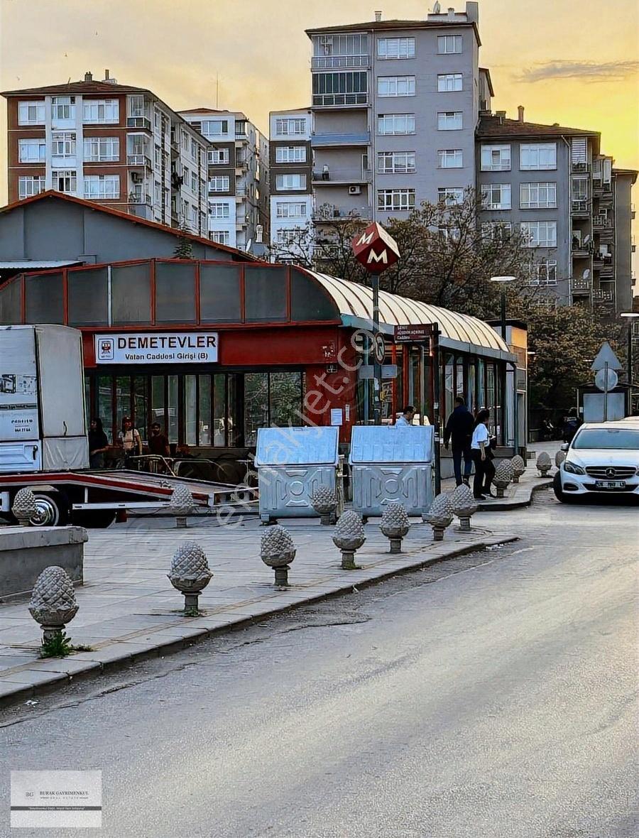 Demetevler Metro Yakını Ara Kat Full Yapılı Merkezi Konumda - Görsel 7