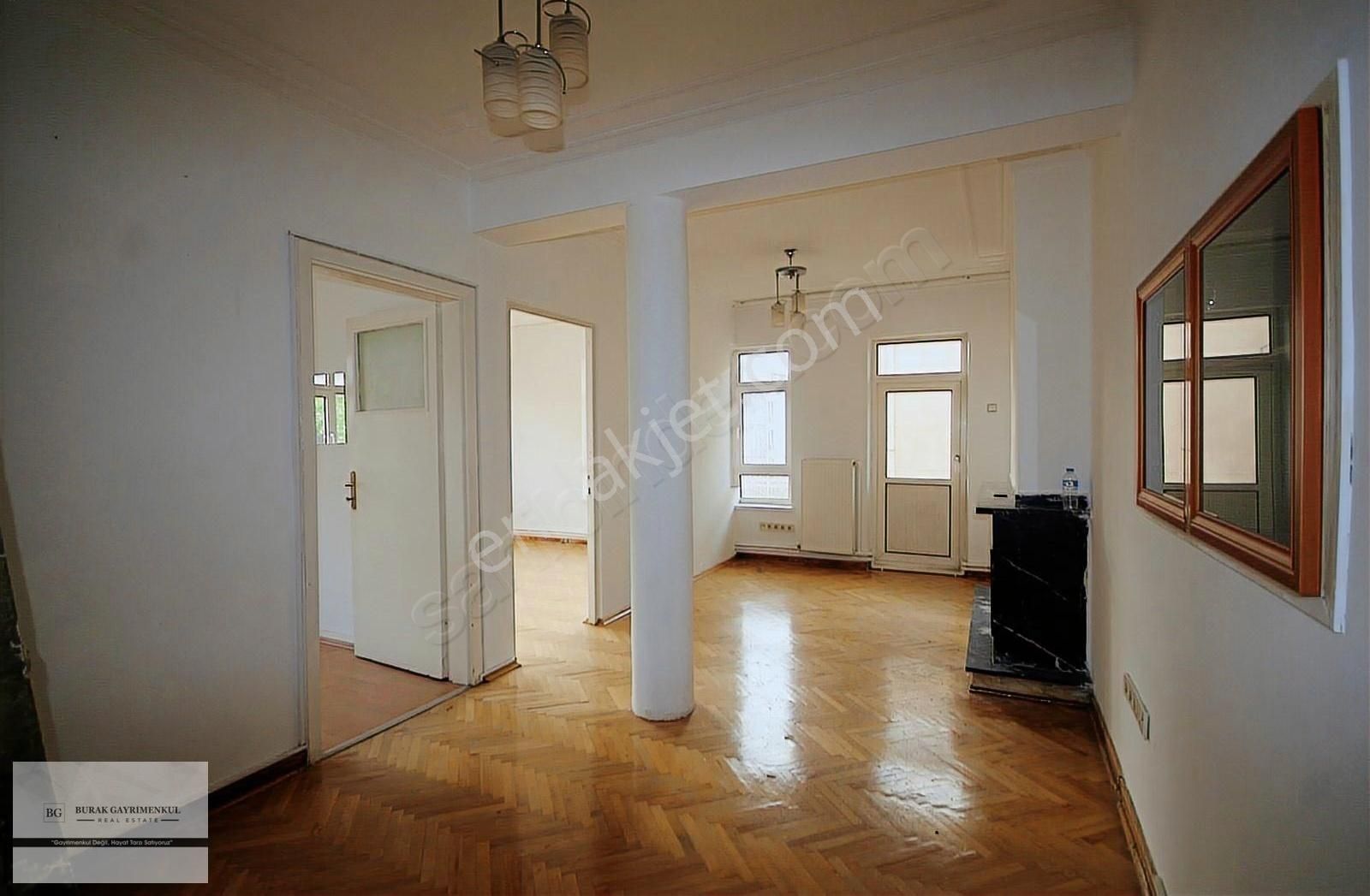 Kızılay Selanik Caddesinde 4+1+sekreterya Kiralık Ofis