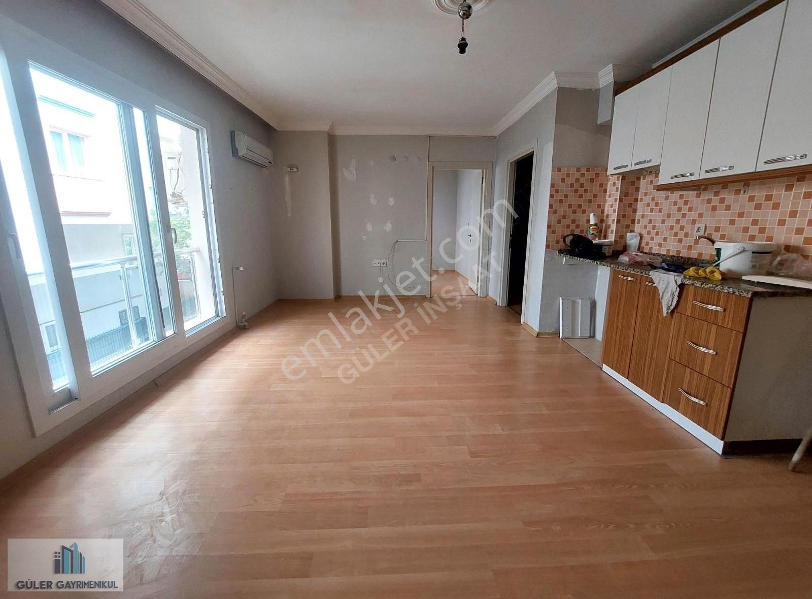 Gülerden Üniversite Karsısı D.gazlı Genis 2+1 Lüks Daire