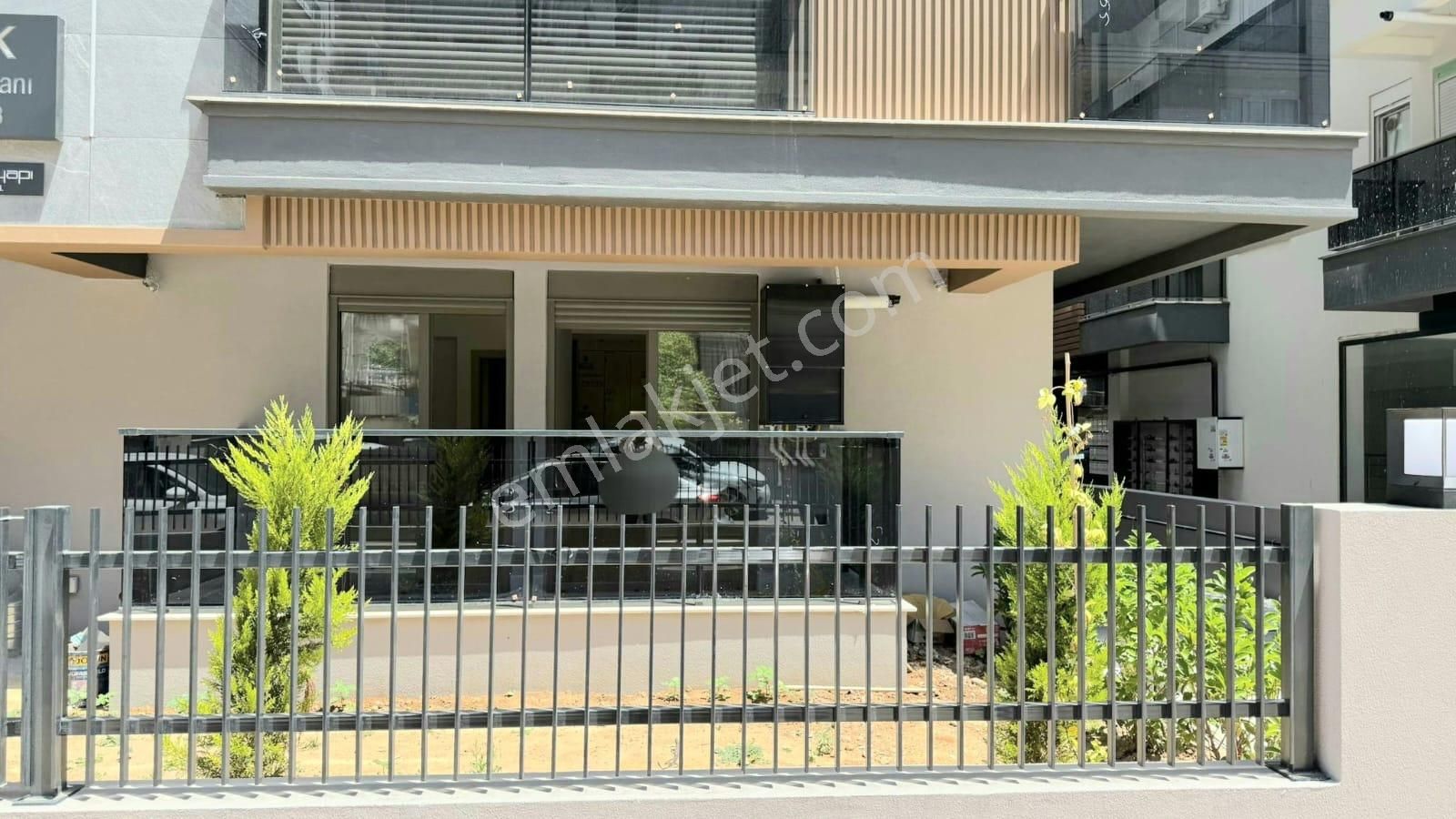 Muratpaşa Üçgen Mah.merkezi Konumda 1+1 Sıfır Kiralık Daire