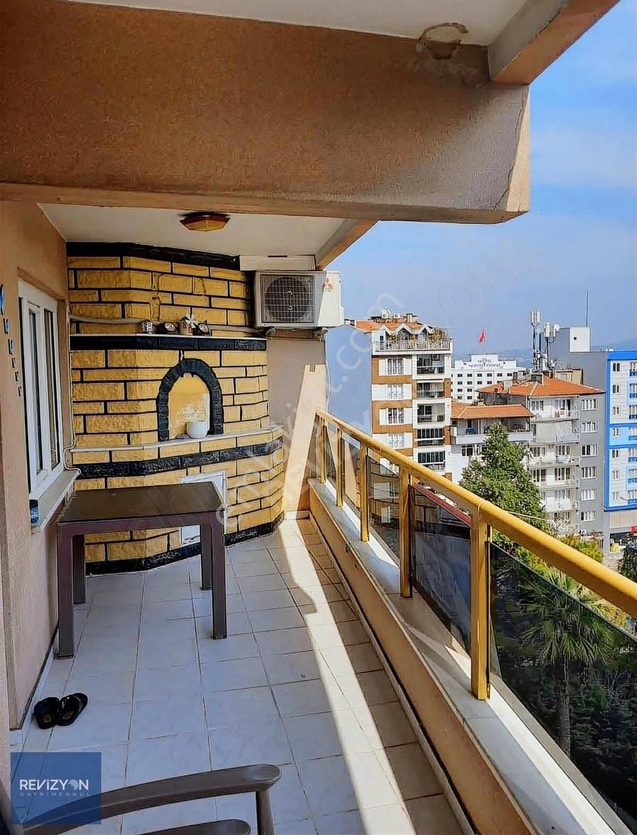 Mevlana Caddesi Satılık Krediye Uygun 4+1