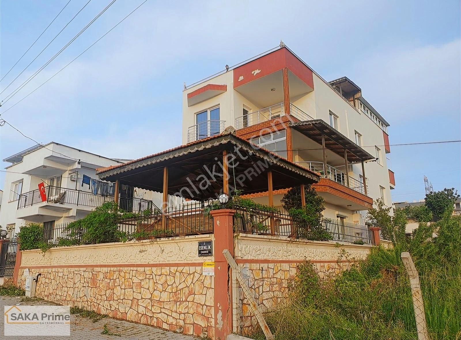 Saka Prime Gyo'dan 6+2 350m² Full Deniz Manzaralı Tripleks Villa