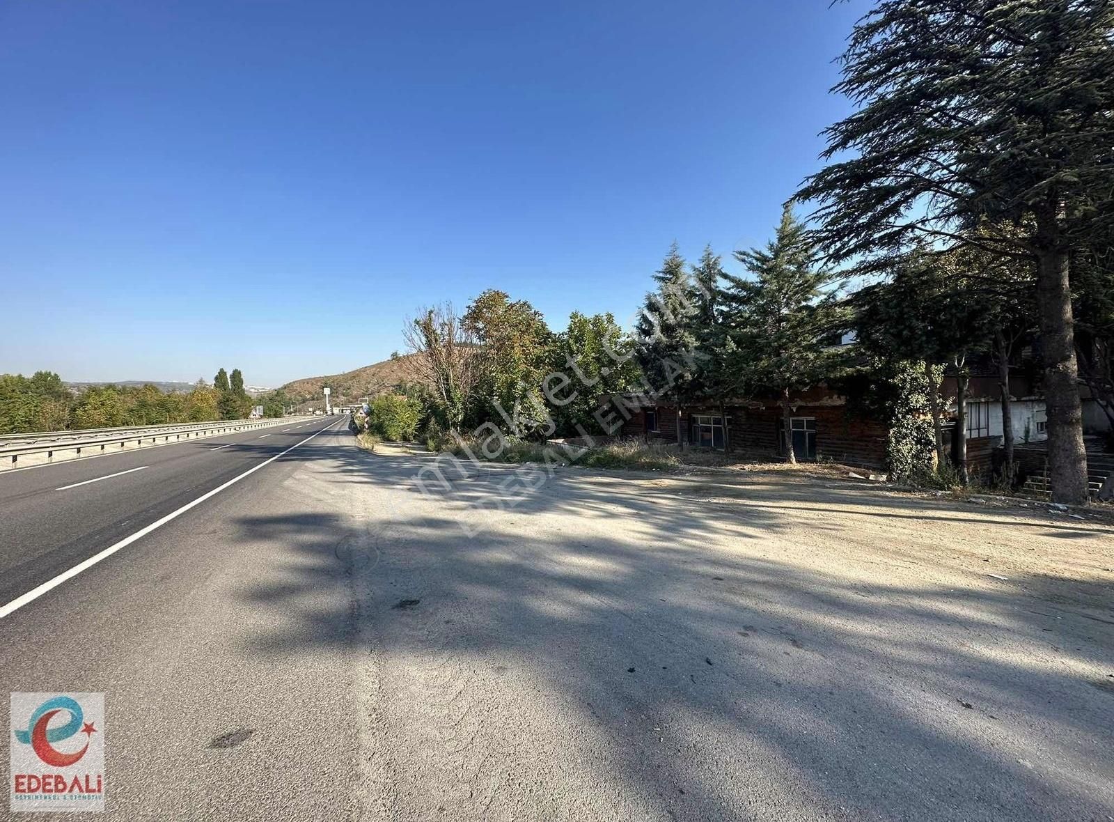 Başköyde Anayola Sıfır Hobi Bahçesi Yol Su Mevcut