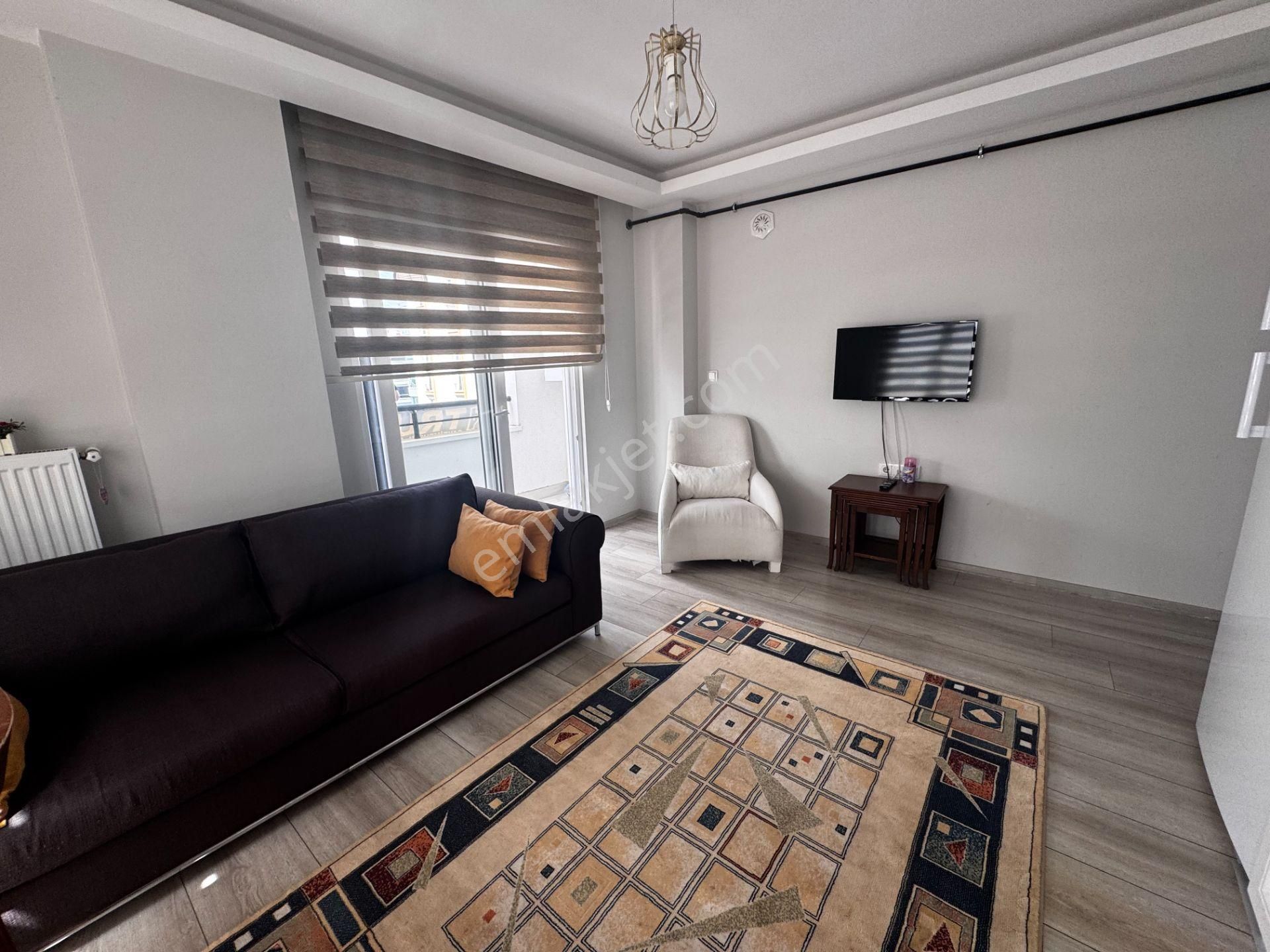 Truva Onur Gündüzcü'den Bulvara Yakın Kiralık Eşyalı 1+1