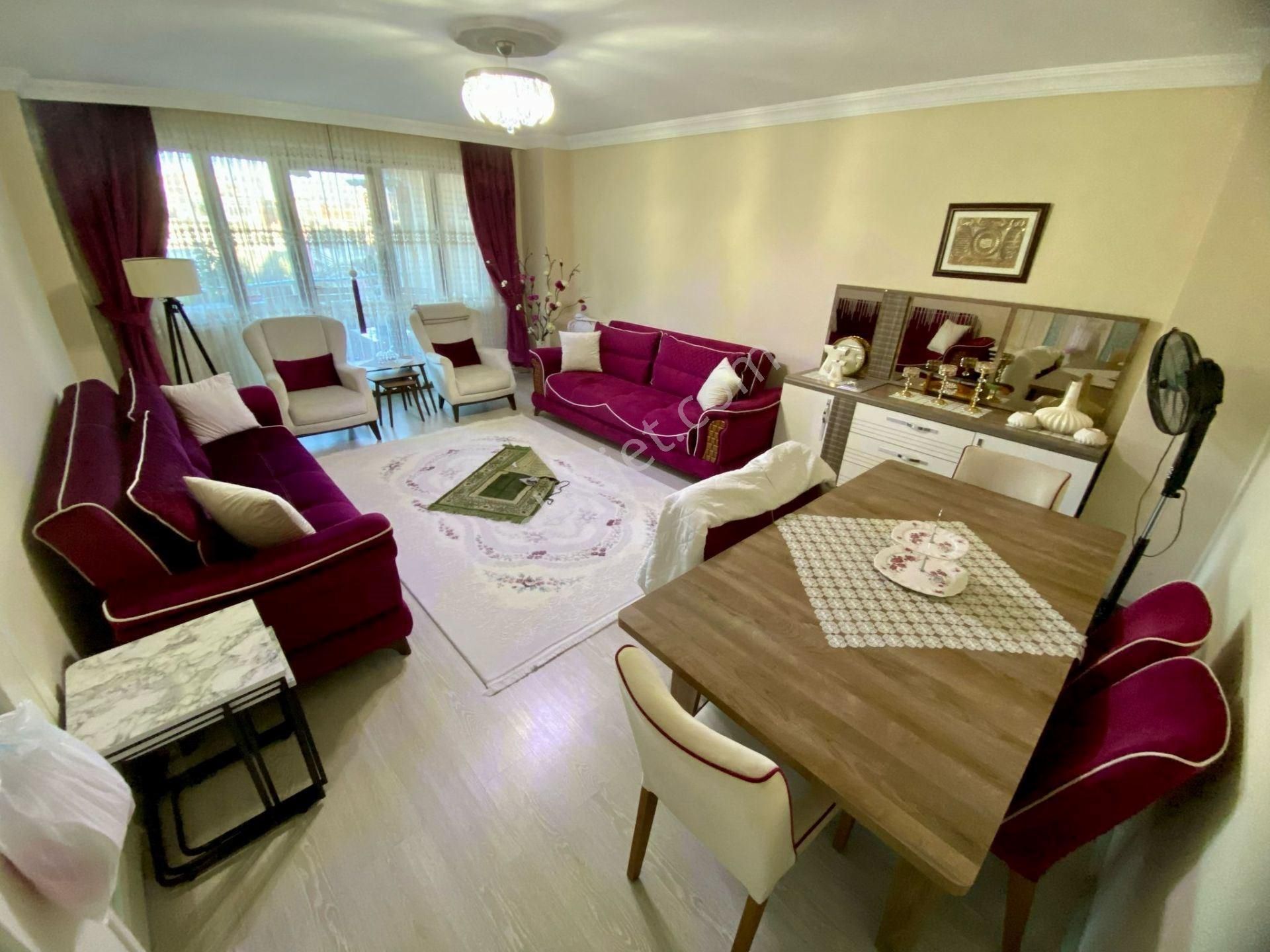Yükselden Kadıköyde Şık Tasarımlı Çif Balkonlu3+1 Daire Fırsatı