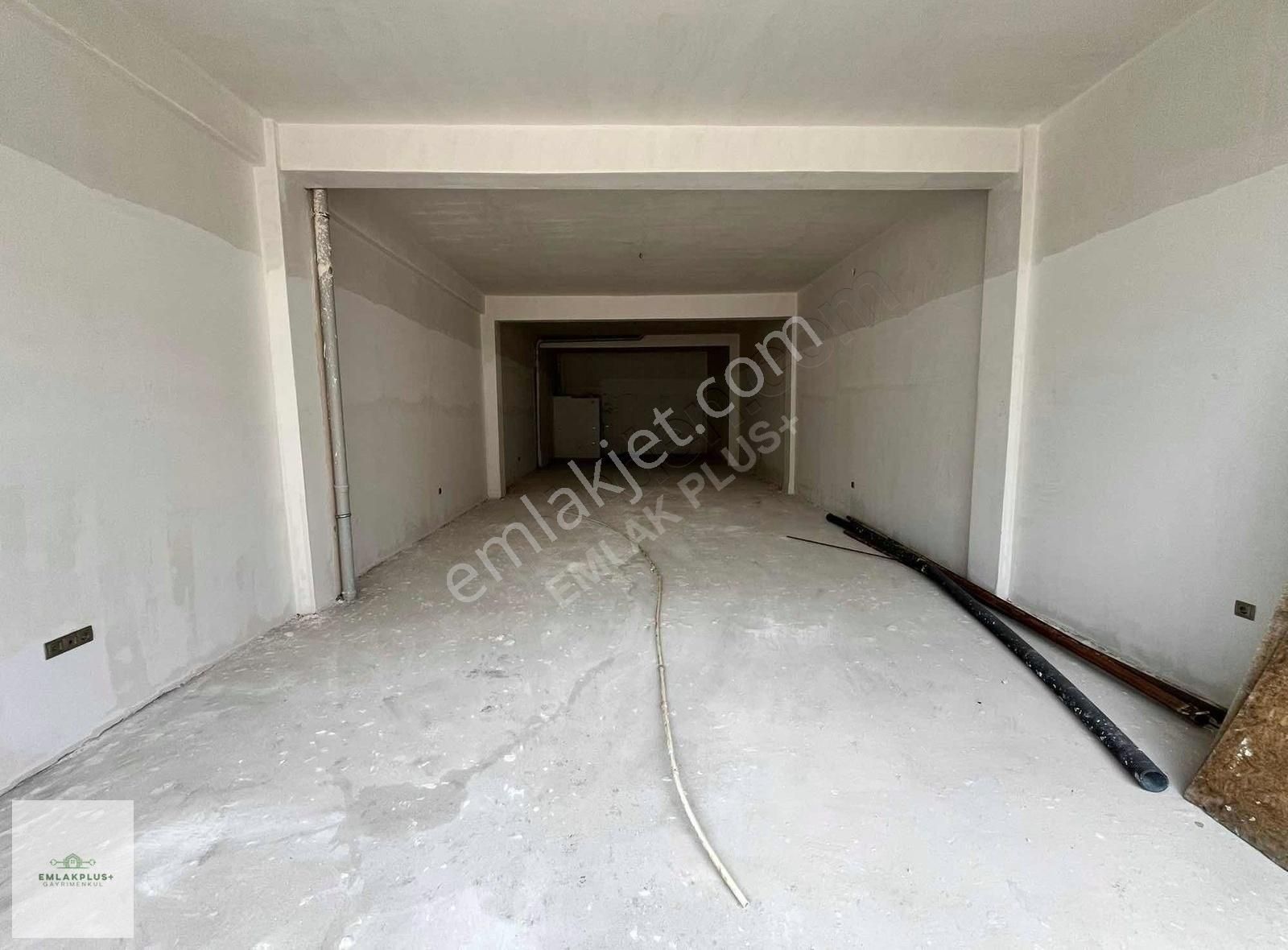 Emlak Plus+'tan Trafik Park Karşısı Kiralık Ticari Dükkanlar