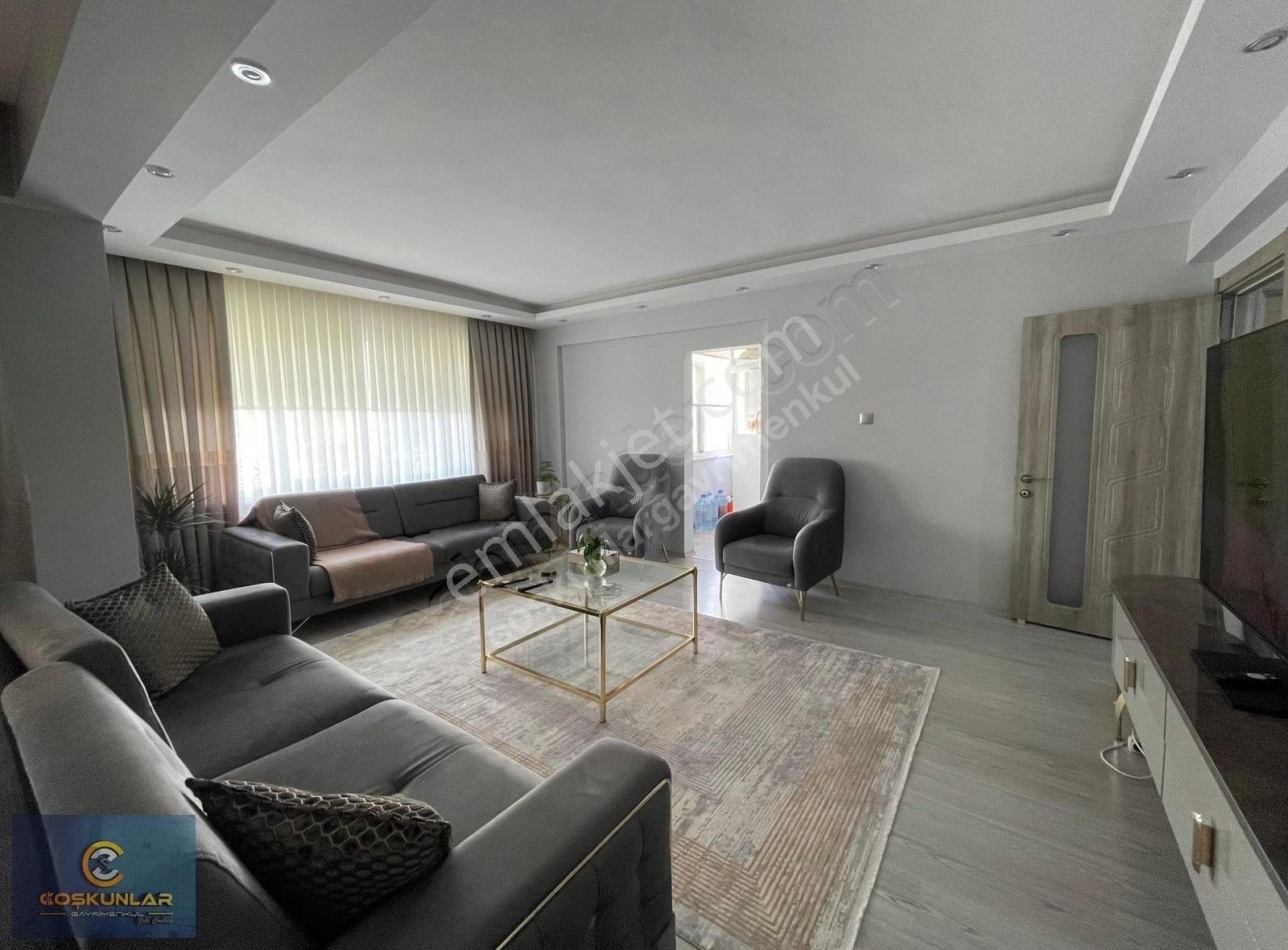 Cumhuriyet Mahallesi'nde Full Yapılı Merkezi Konumda 2+1 Daire