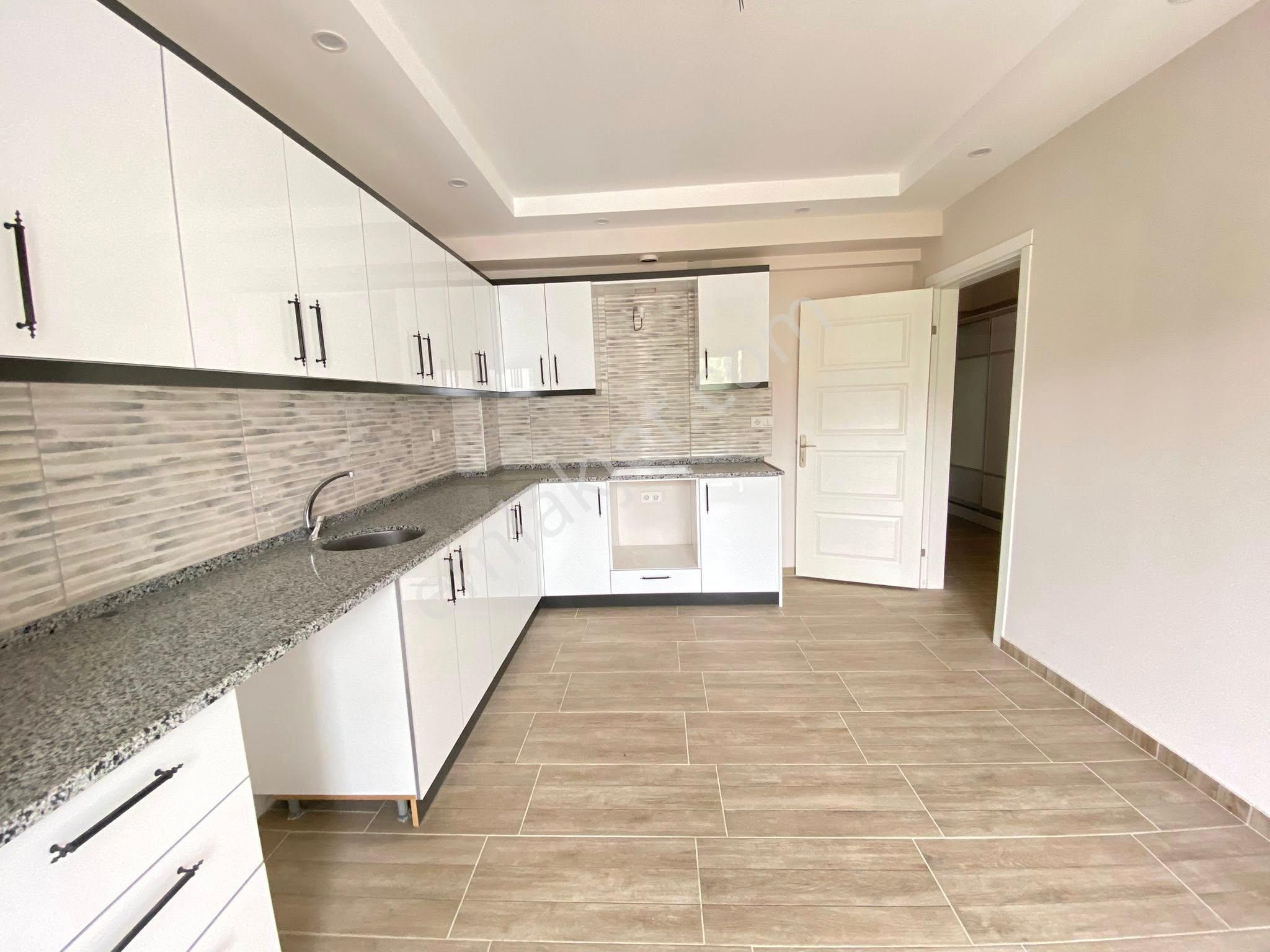 Merkezi Konumda 3+1 Yerden Isıtmalı Geniş Ferah Satılık Daire
