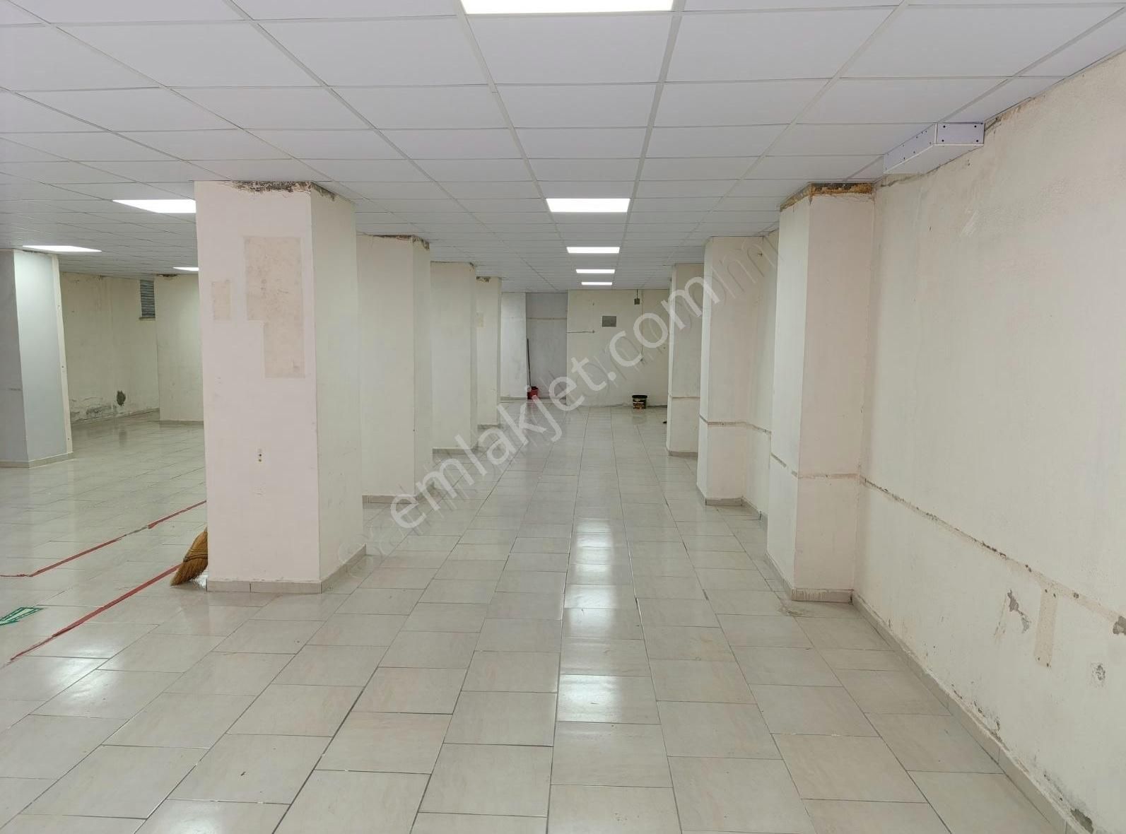 Abdurrahman Gazi Mahallesi Satılık 200 M2 Her İşe Uygun Dükkan - Görsel 28