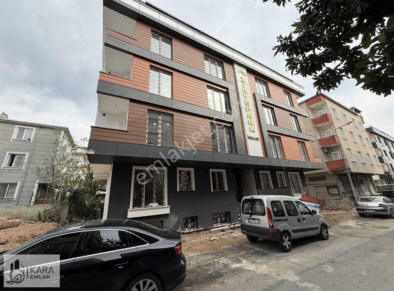 Cumhuriyet Mah'de 2+1 Sıfır Ön Cephe Yüksek Giriş (karadüt)sokak
