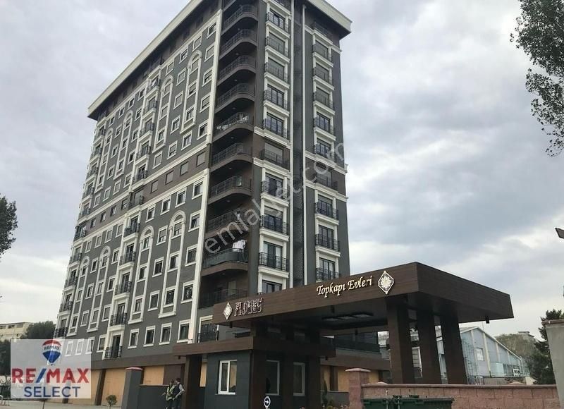 Remax Sevcan'da Flores Topkapı Evleri İnistanbul Beyazpark Komşu