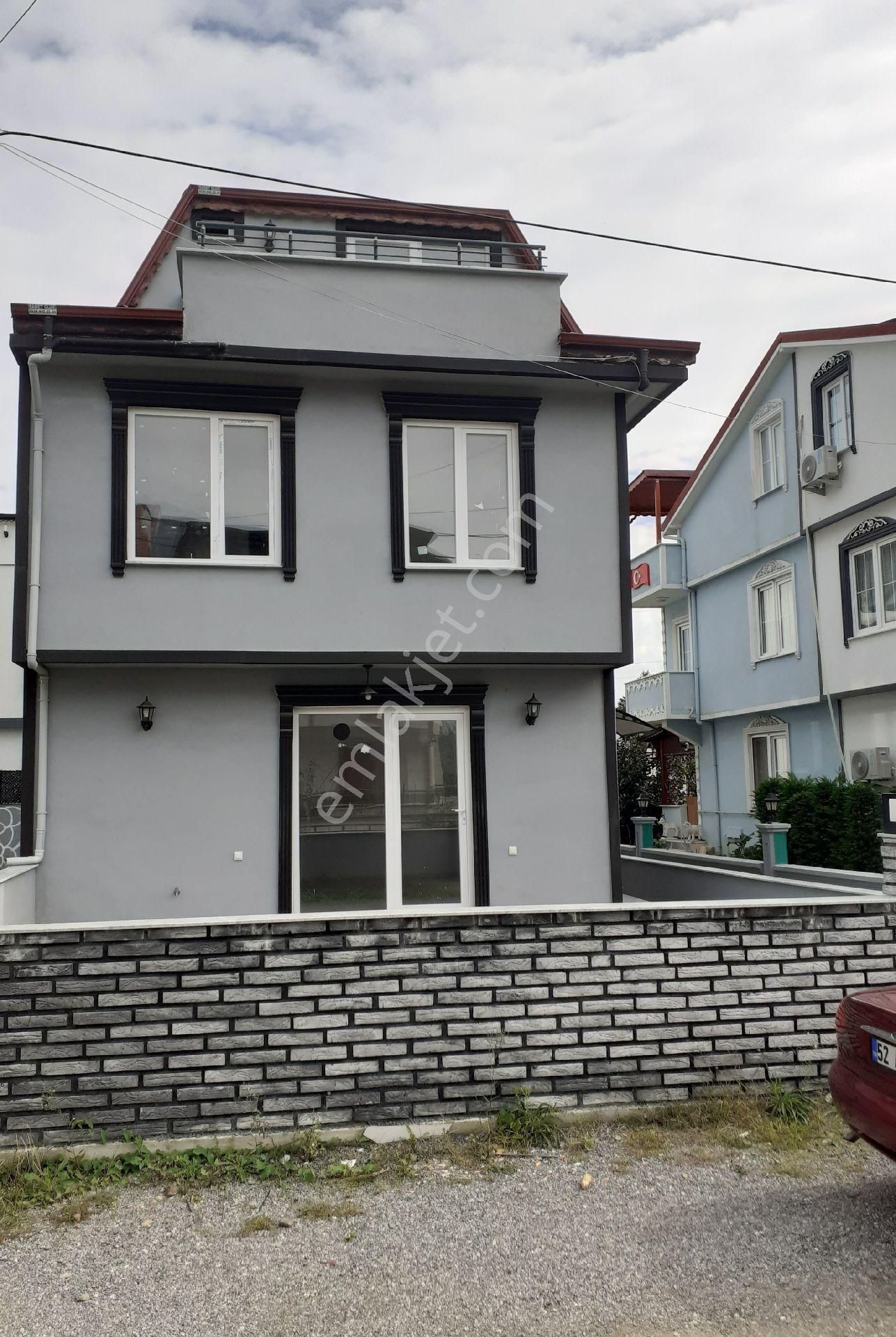 Satilik Süper Konumda Villa