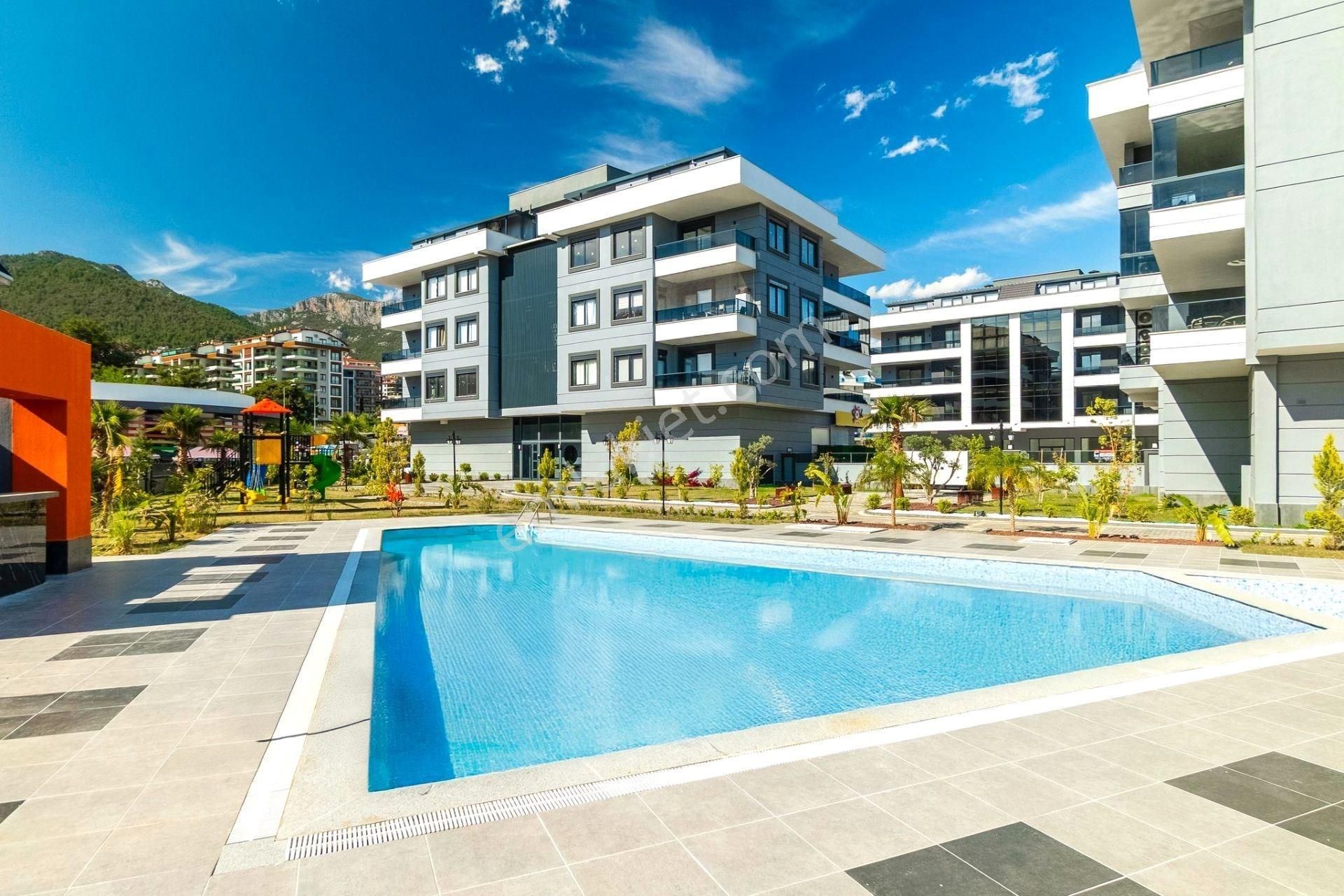 Alanya Obada 3+1 Geniş Daire İkamete Uygun | Sıfır Bina