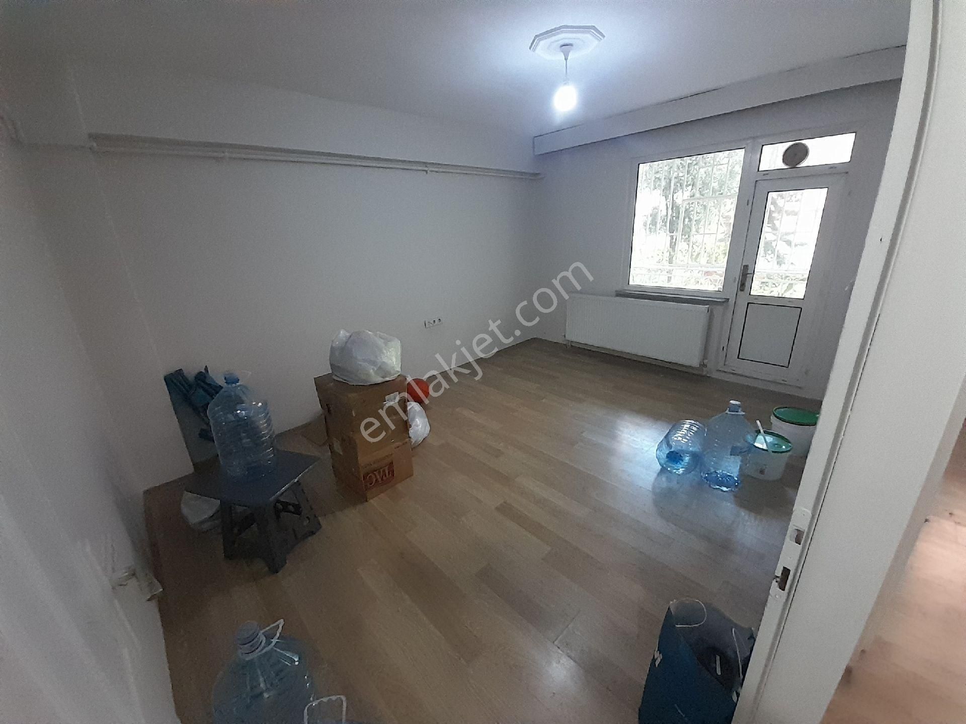 Kocamustafapaşa Seyiitomer Mah Lalezar Camii Sok 2+1 Duz Girişkat Satılık Daire