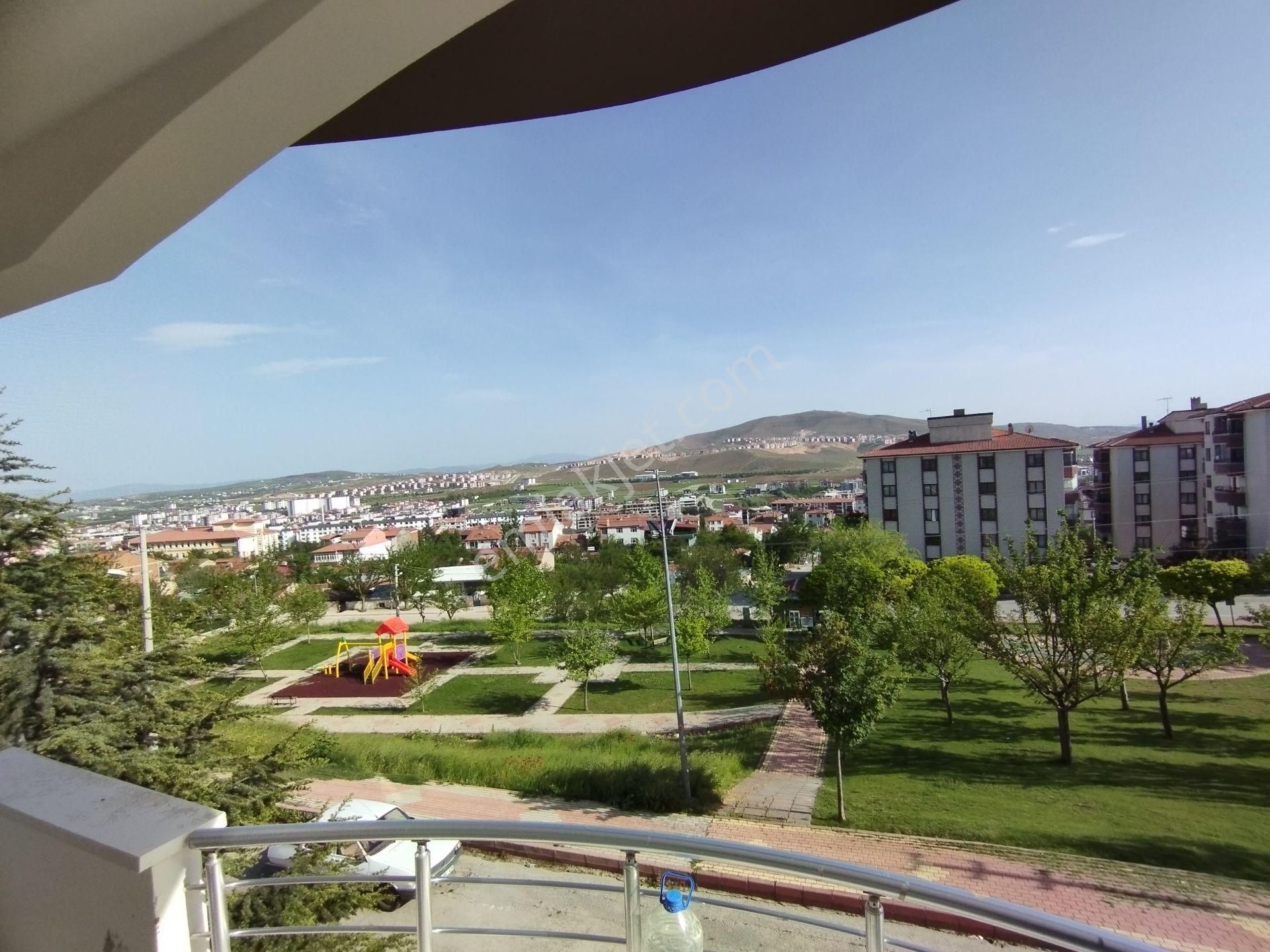 Alihan G.m.den Abdullahpaşa Mah.de Önü Park Manzara Şahane 3 Balkonlu Satılık Daire