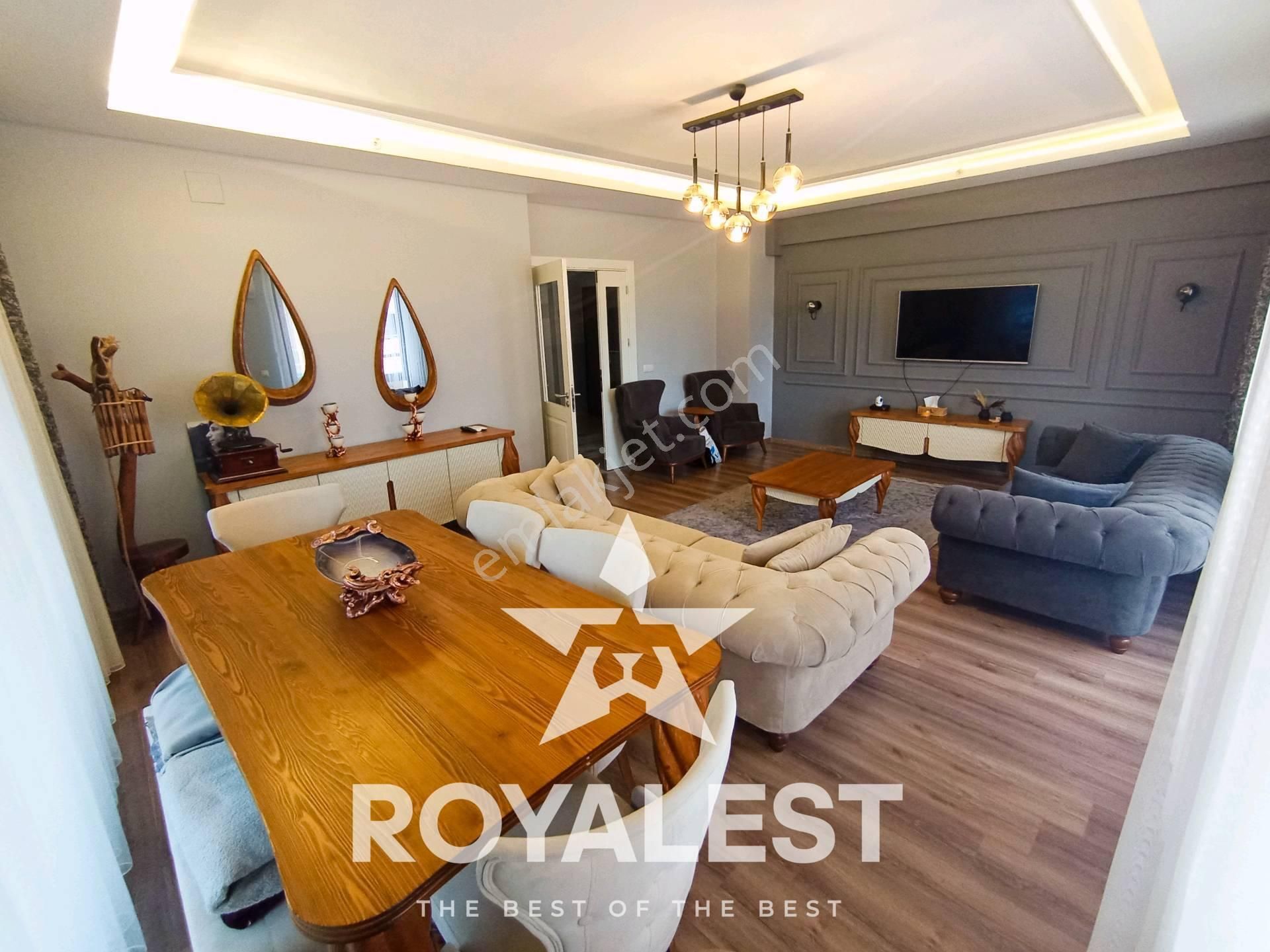 Royalest'ten Ödüllü Mimaride Geniş Teraslı Ultra Lüks 3,5+1