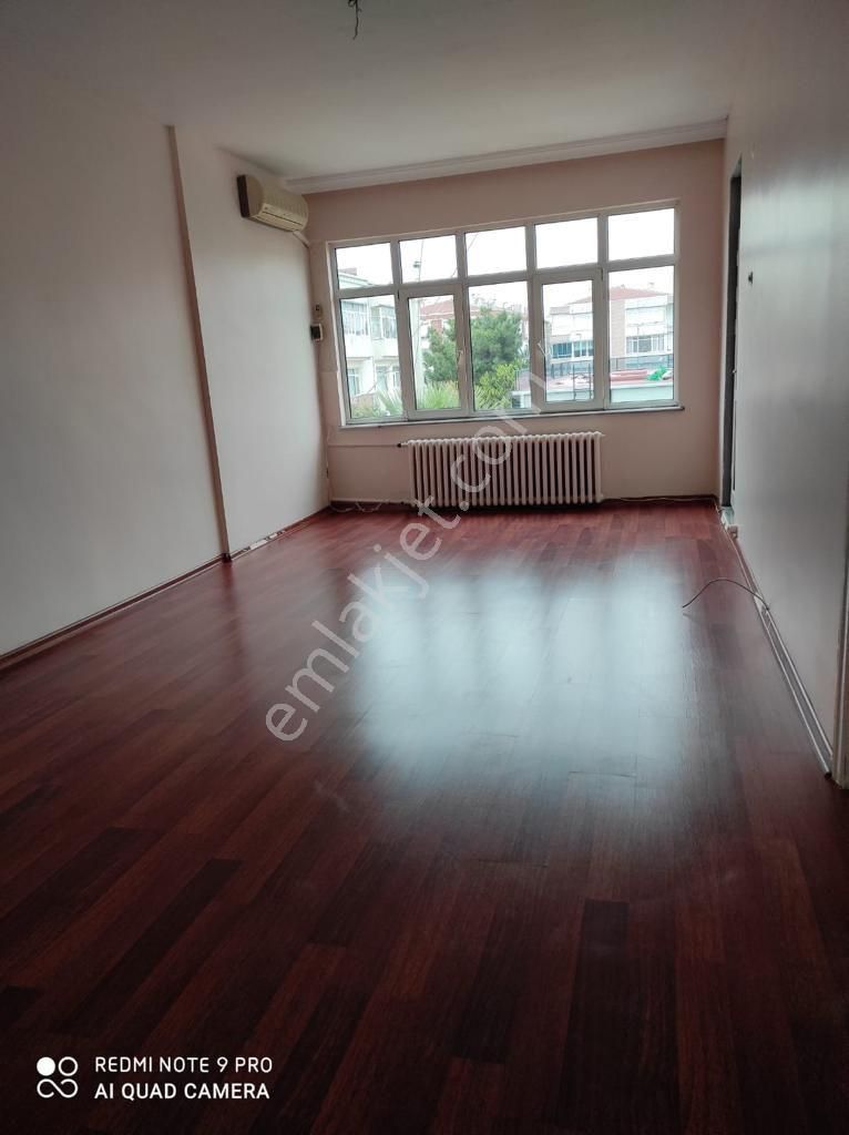 Bursalı Tahir Bey Sokakta 2+1 Son Kat Satılık Daire