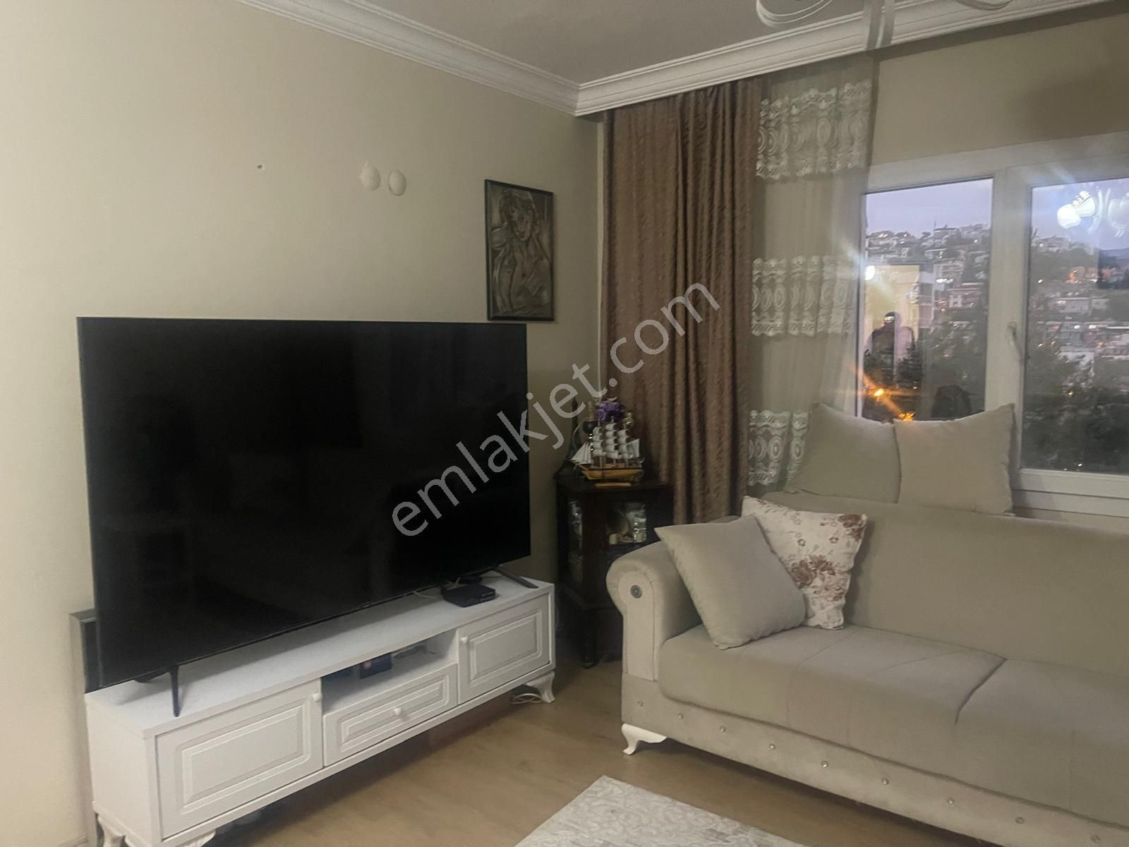 Karabağlar Tahsin Yazıcı Satılık 3+1 Ebeveyn Banyolu Oda - Görsel 2