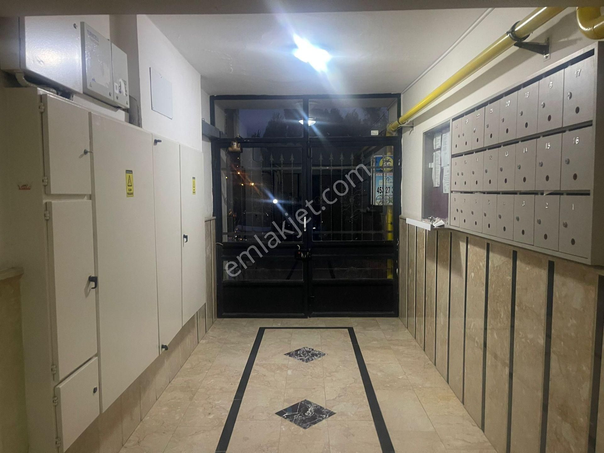 Karabağlar Tahsin Yazıcı Satılık 3+1 Ebeveyn Banyolu Oda - Görsel 29