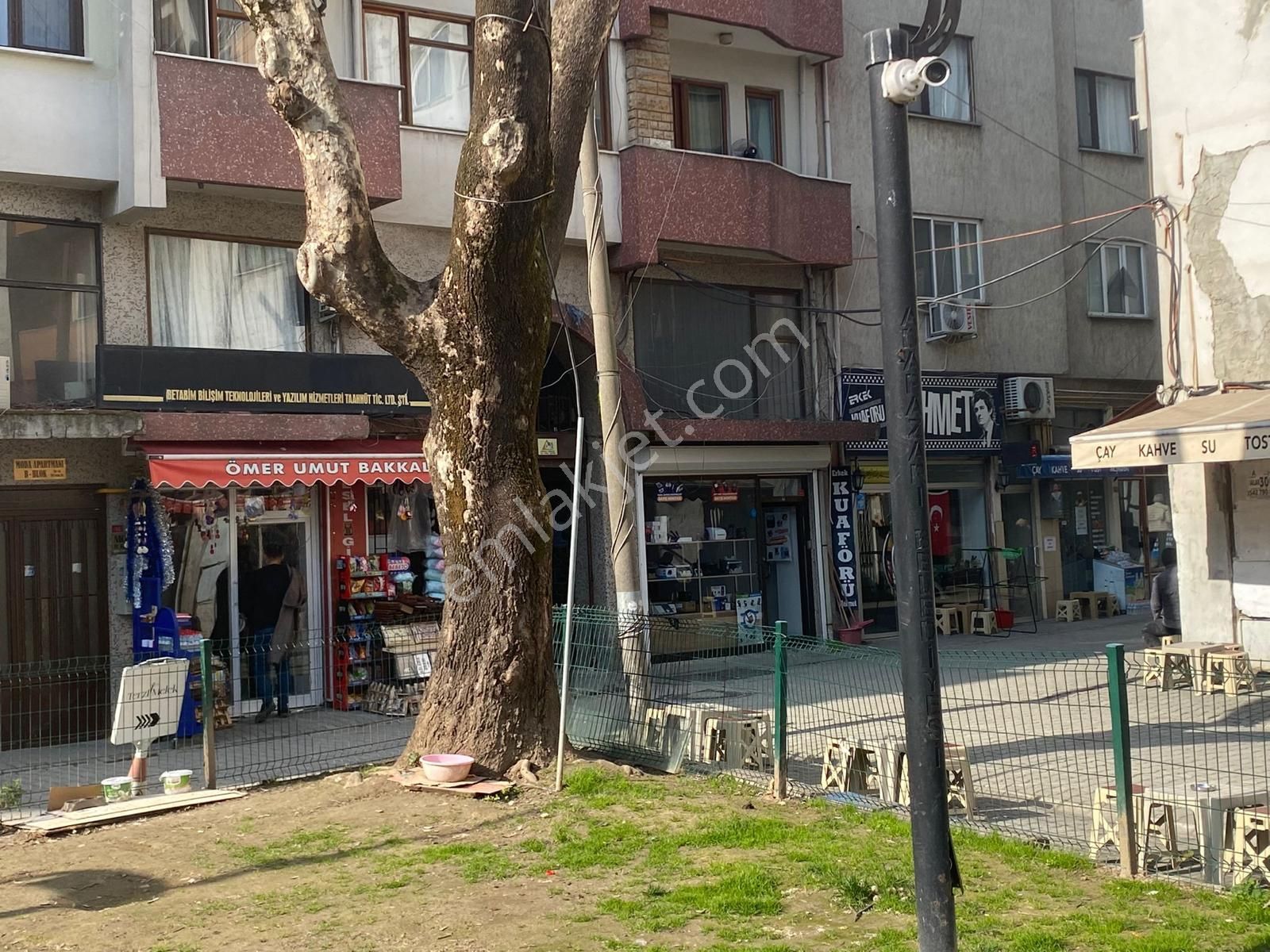 C21 İz Mehmet Çakar'dan Şehrin Merkezinde Geniş Kiralık Daire