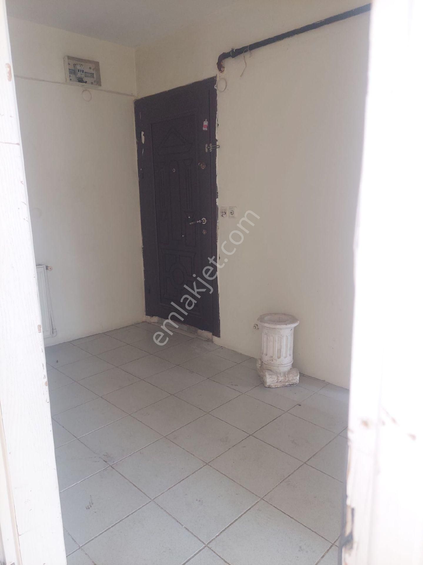 Ümraniye Çamlık Çakmak İkbal Caddesi Üzerinde Yabancı Ya Kiralık Daire