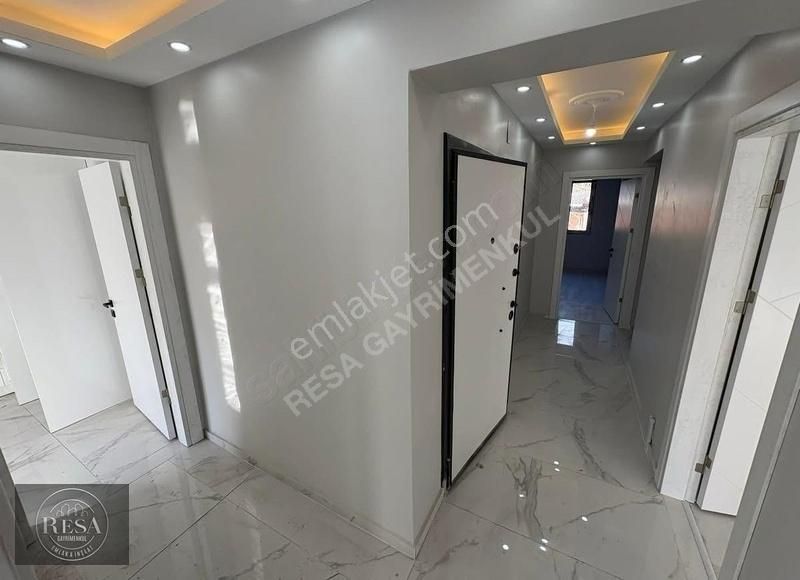 Resa Gayrimenkul'den Kovukdere Helvacı Durağında 3+1 Daire