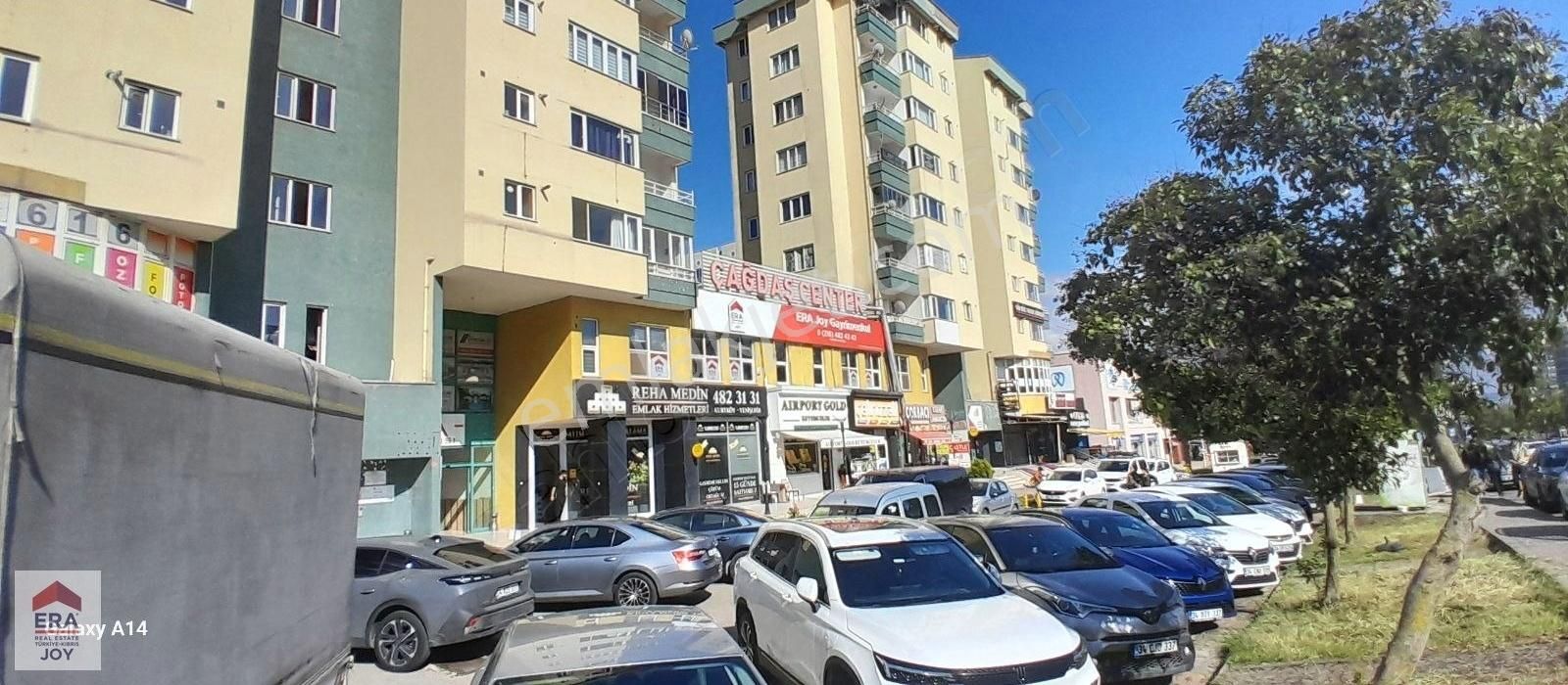 Pendik Yenişehir Çağdaş Center De Kiralık Dükkan