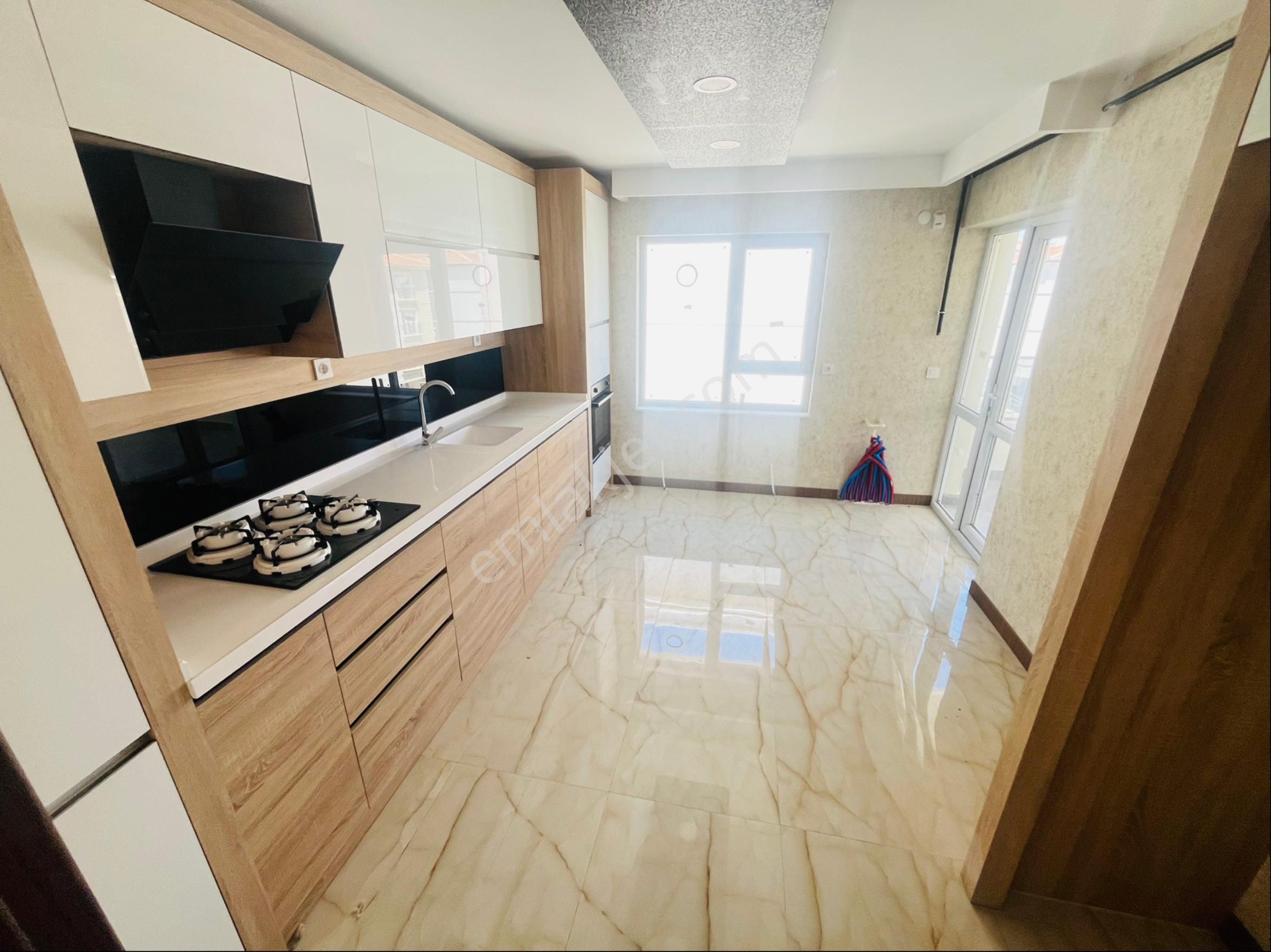 Denizden Merkezi Konumda İskanlı Arakat Sıfır Ultra Lüks 3+1