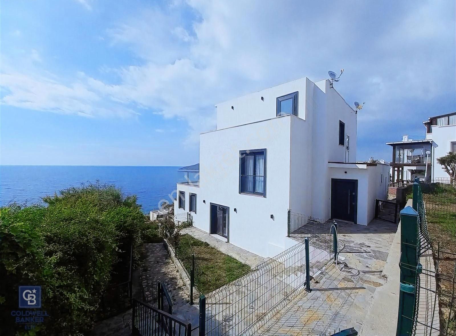 Yalıkavak'da Kiralık 4+1 Eşyalı Deniz Manzaralı Villa
